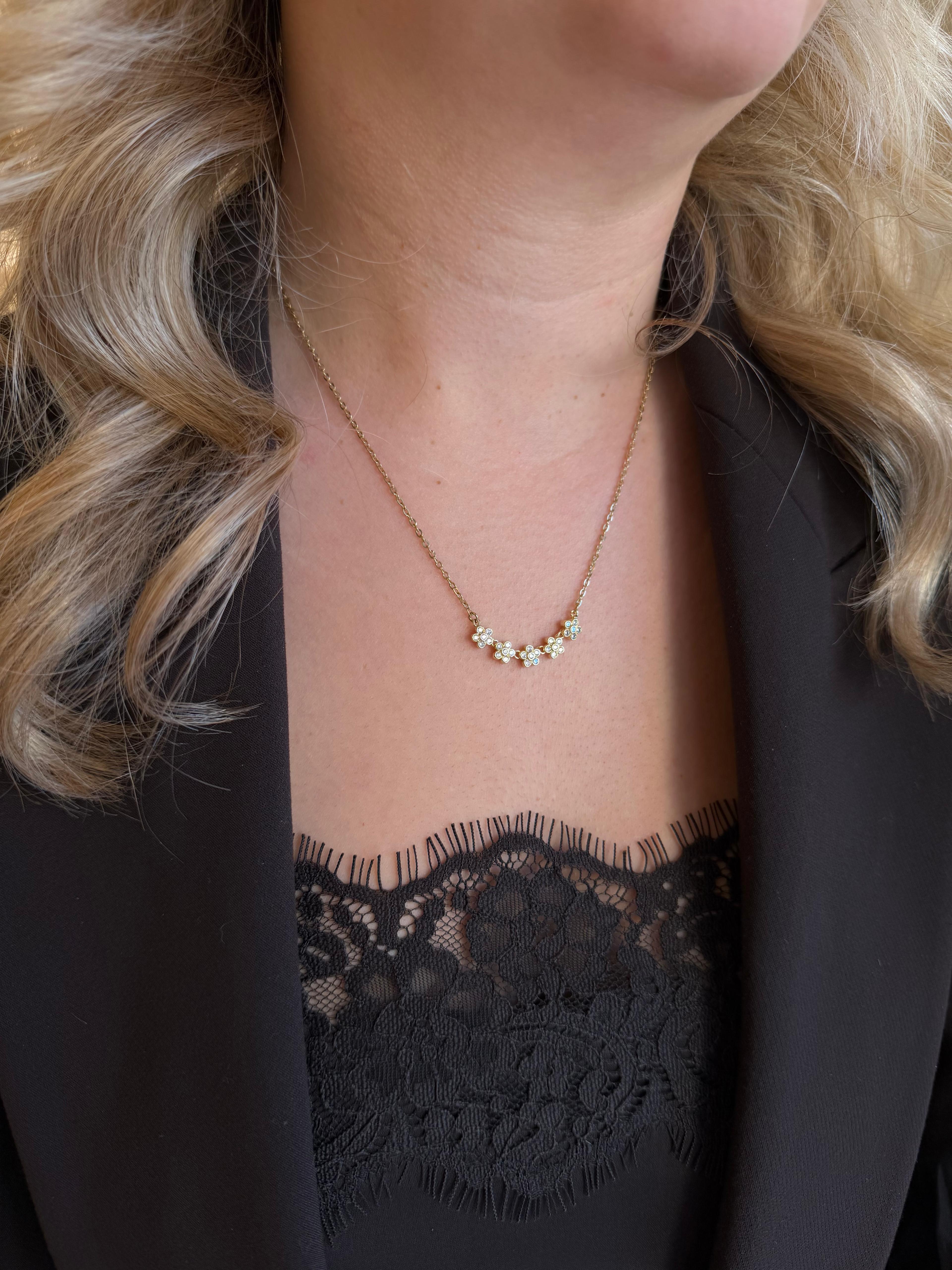 Özel Seri 14k Gold Sıralı Çiçek Model Kolye