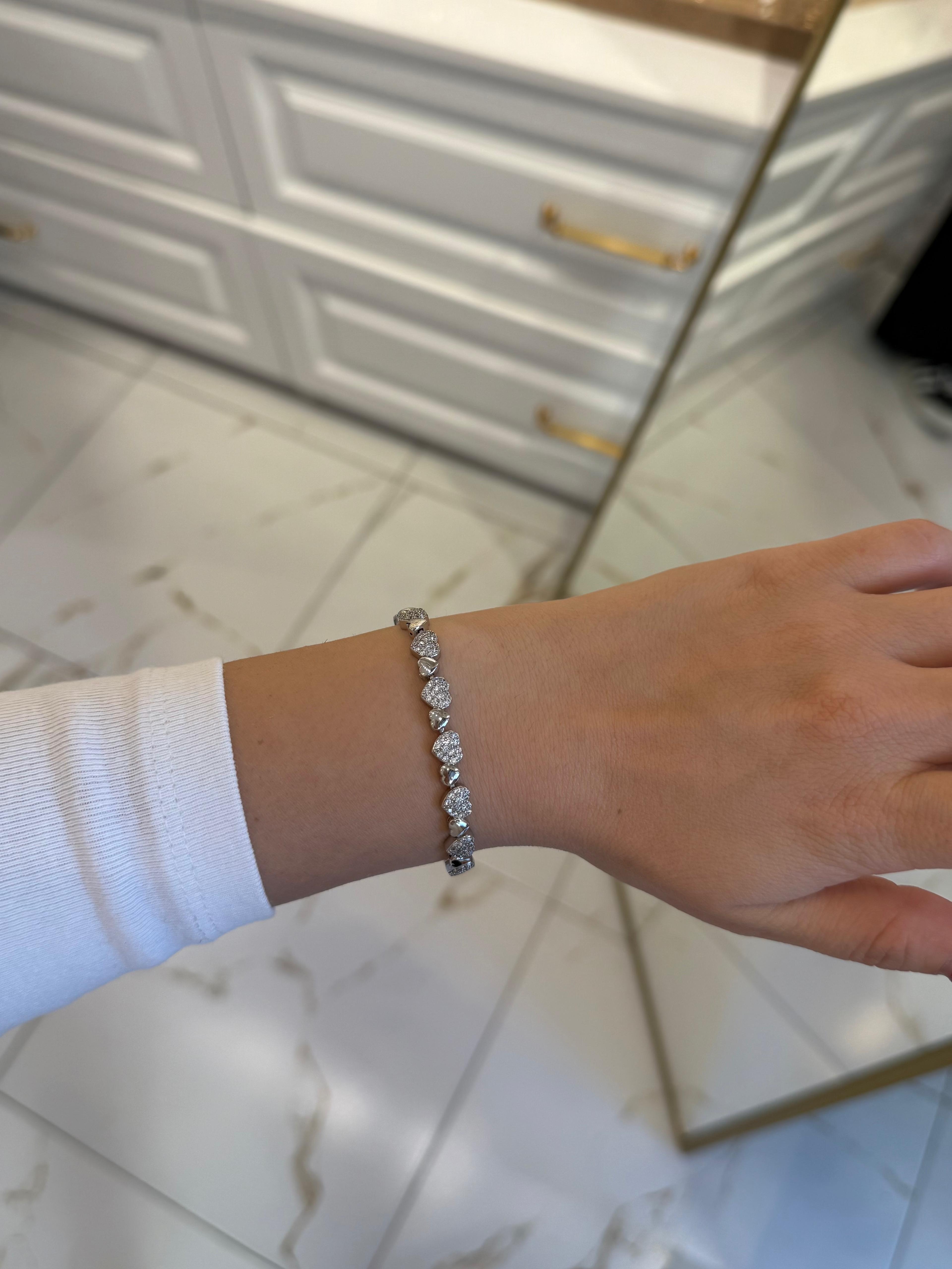 Özel Seri Silver Taşlı Kalp Desenli Bileklik