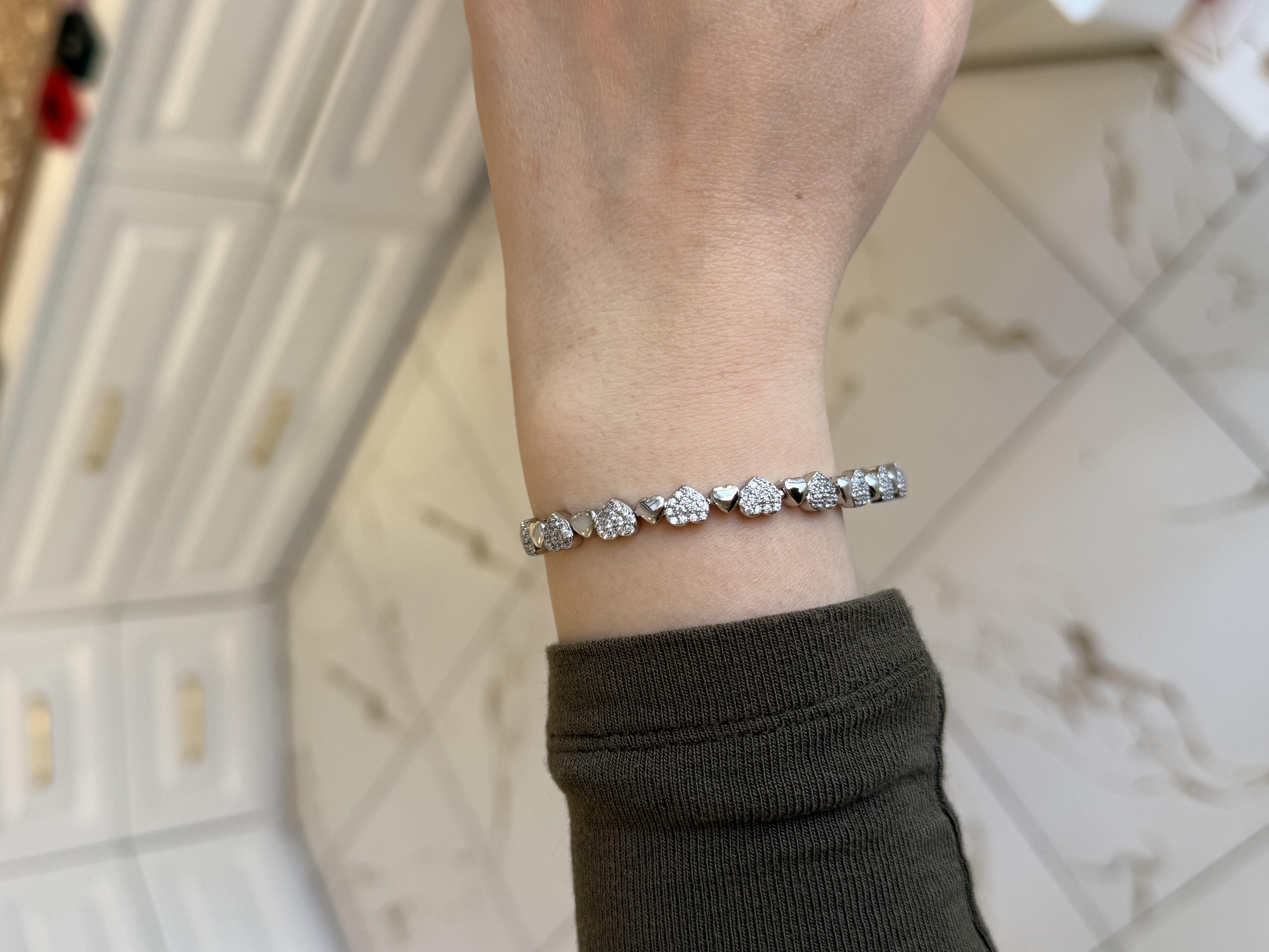 Özel Seri Sıra Kalp Silver Bileklik