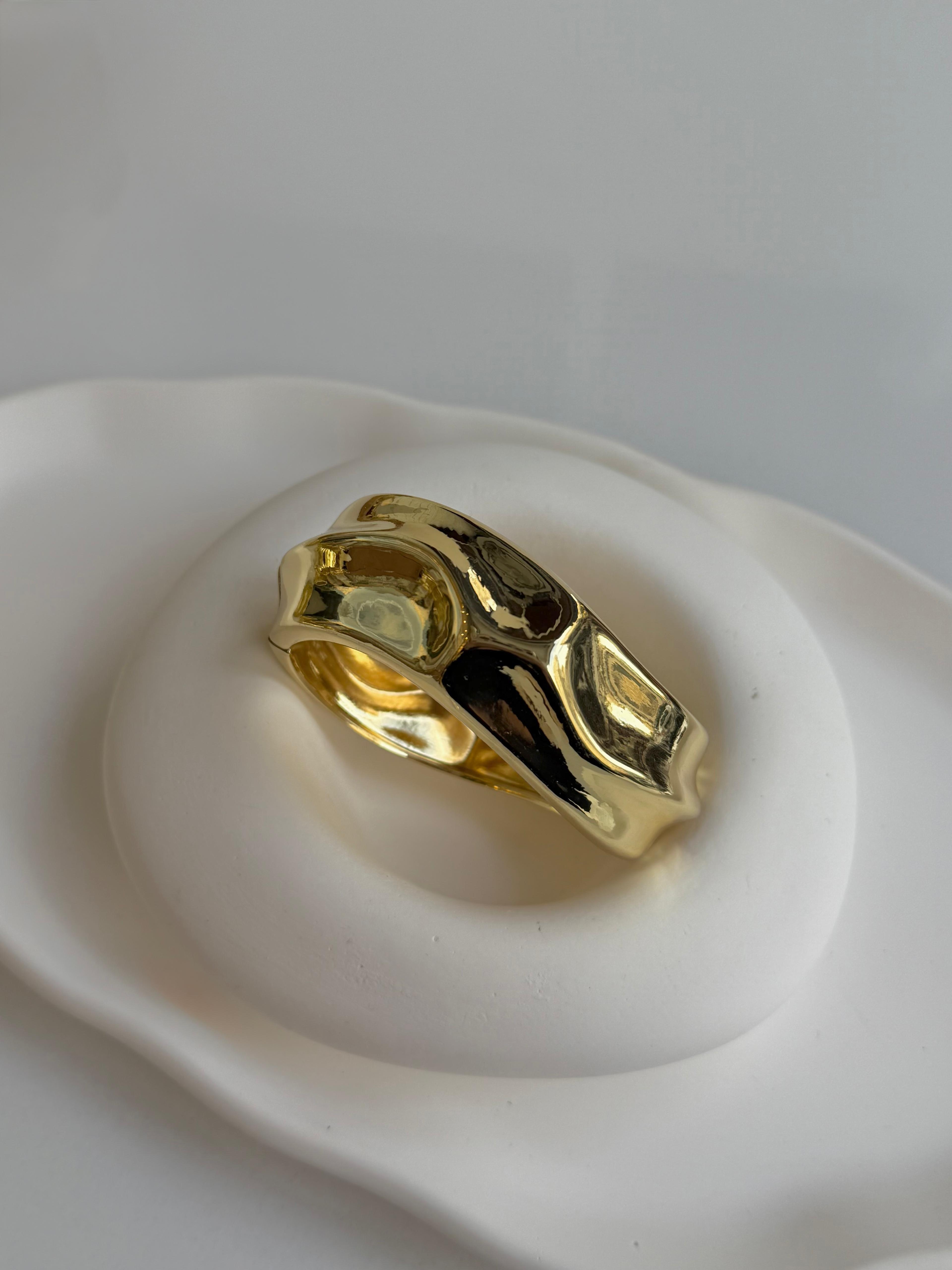 Özel Seri Üzeri İşlemeli Gold Kelepçe