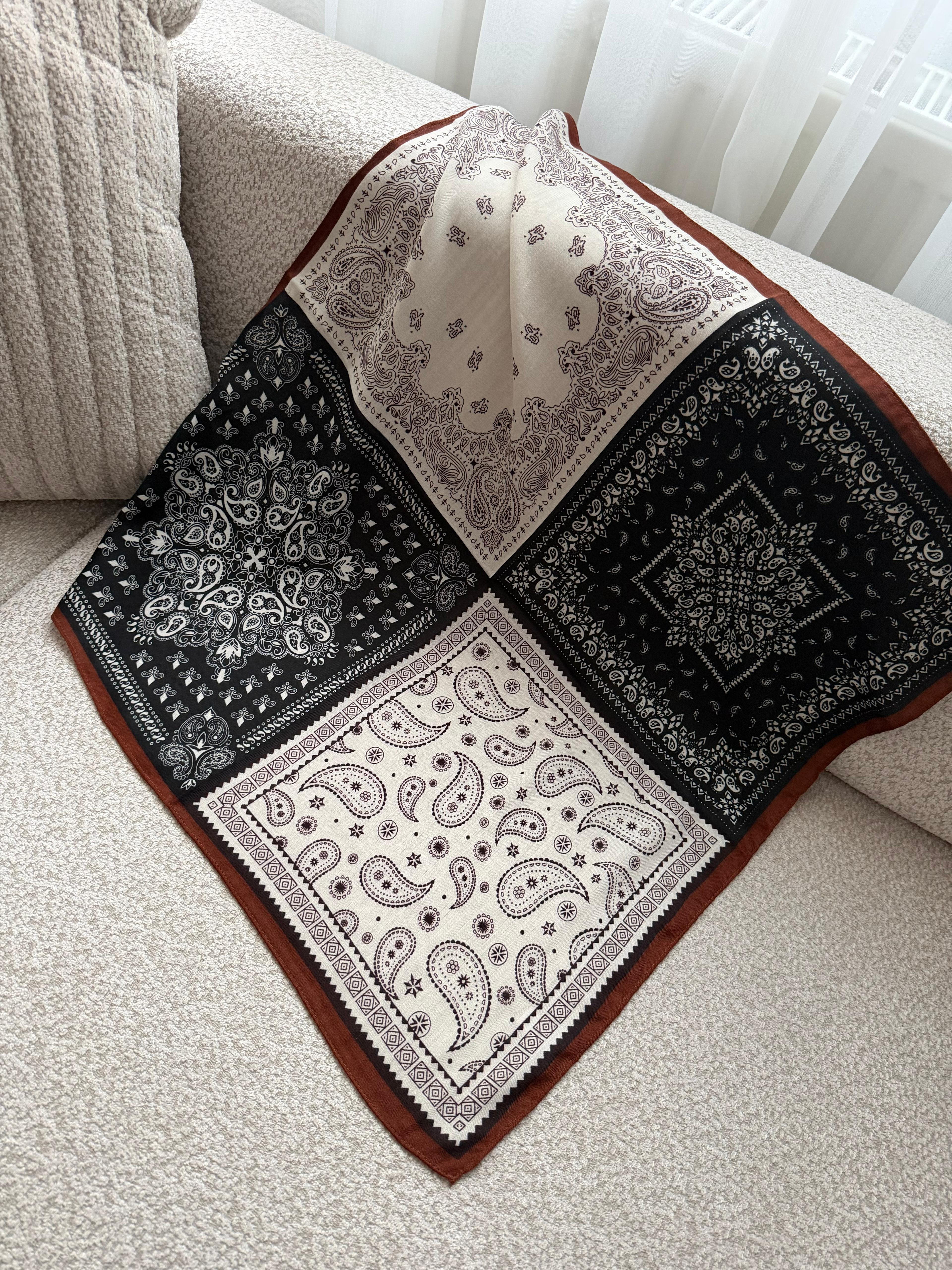 Siyah Ve Krem Etnik Desenli Tarçın Çerçeve Fular 70x70