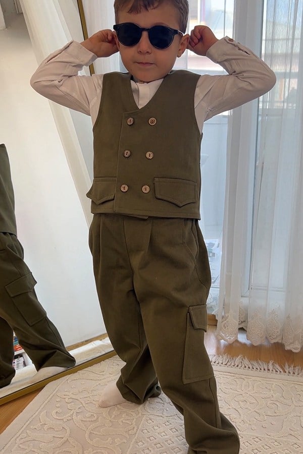Erkek Çocuk Pamuklu Gabardin Haki Rengi Mevsimlik Yelek Pantolon Takım