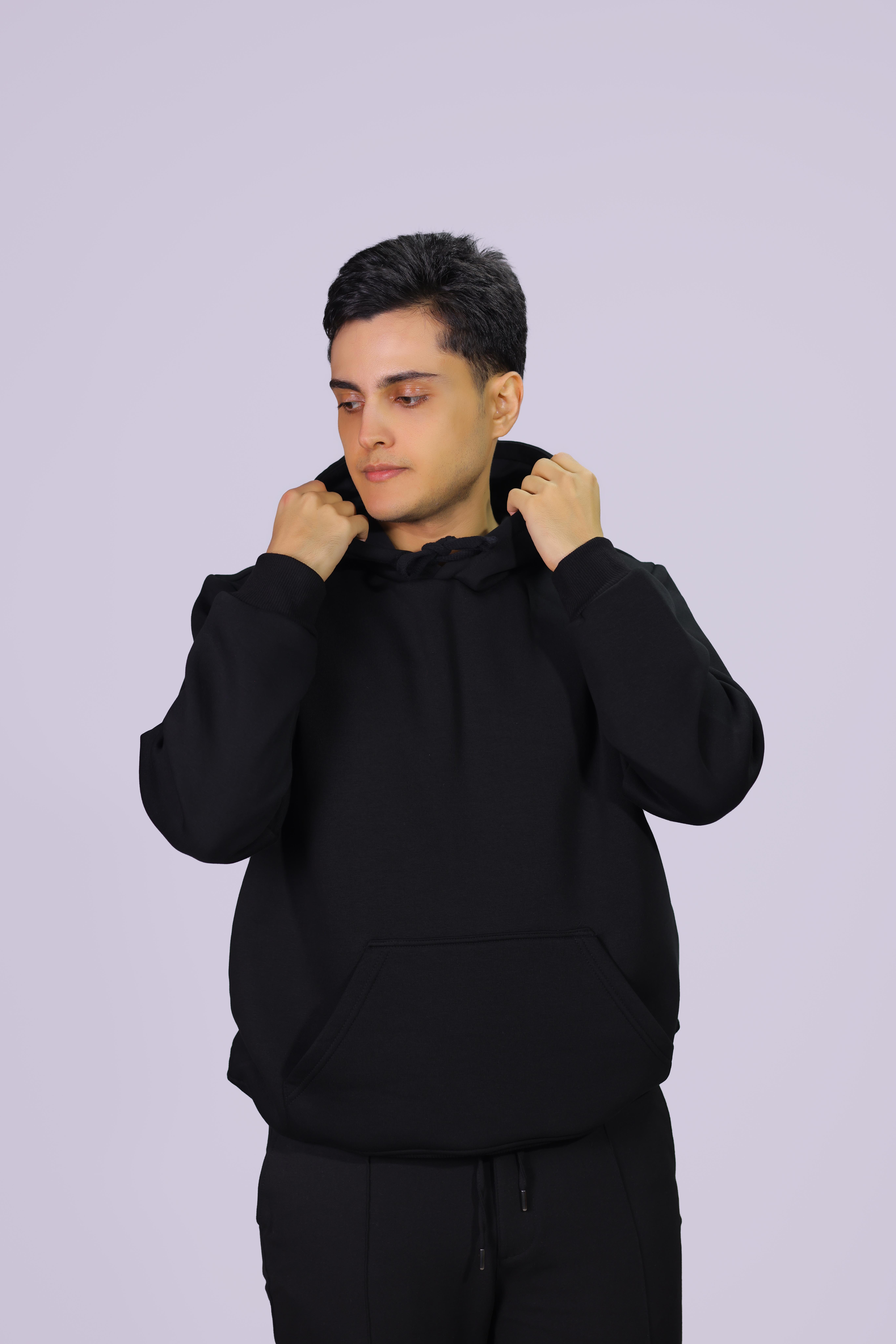  Erkek Siyah Regular Fit Pamuklu Kapüşonlu Baskılı Sweatshirt