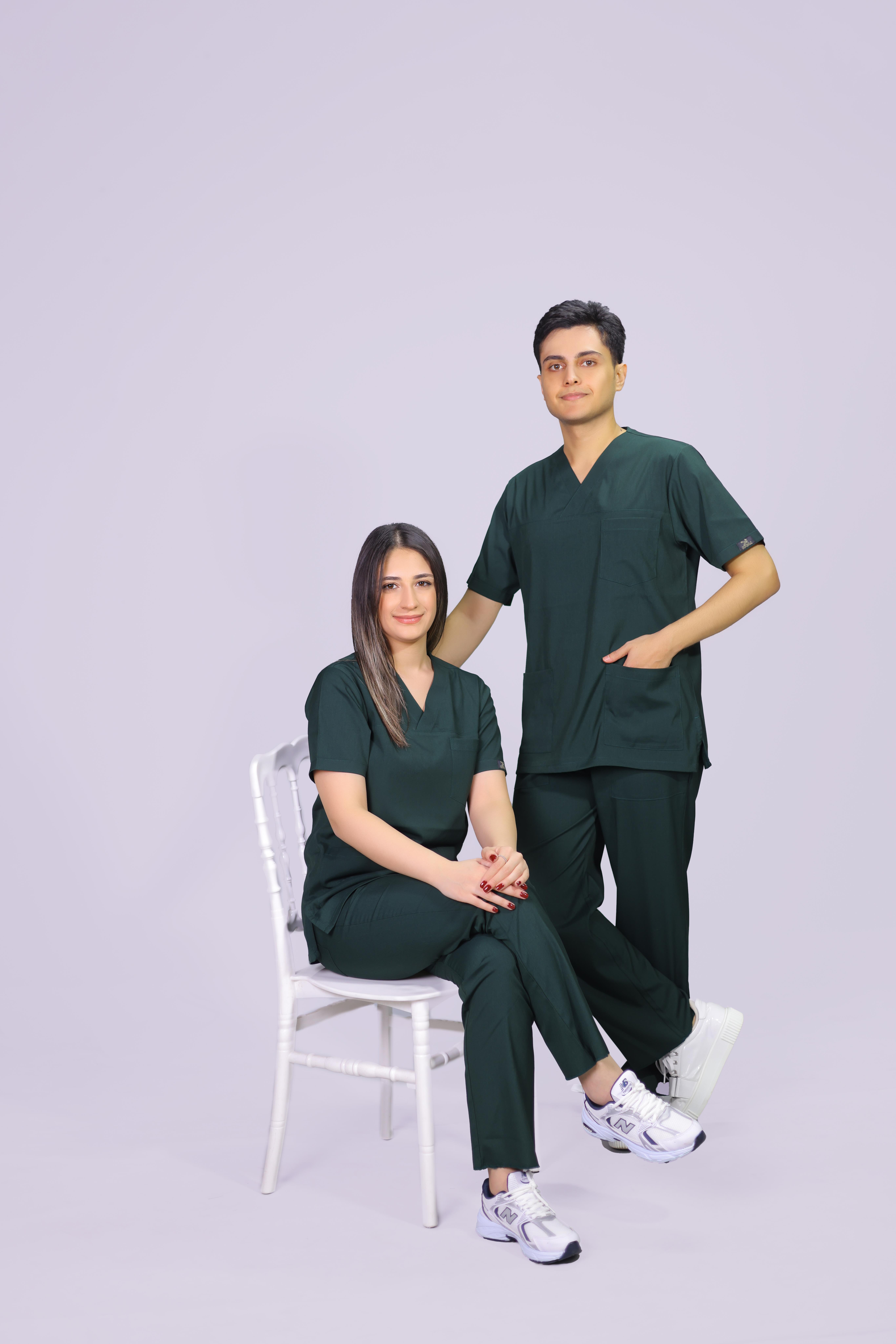 Koyu Yeşil Lüks Likrali Klasik Unisex Overlock Paça Cerrahi Üniforma Takım