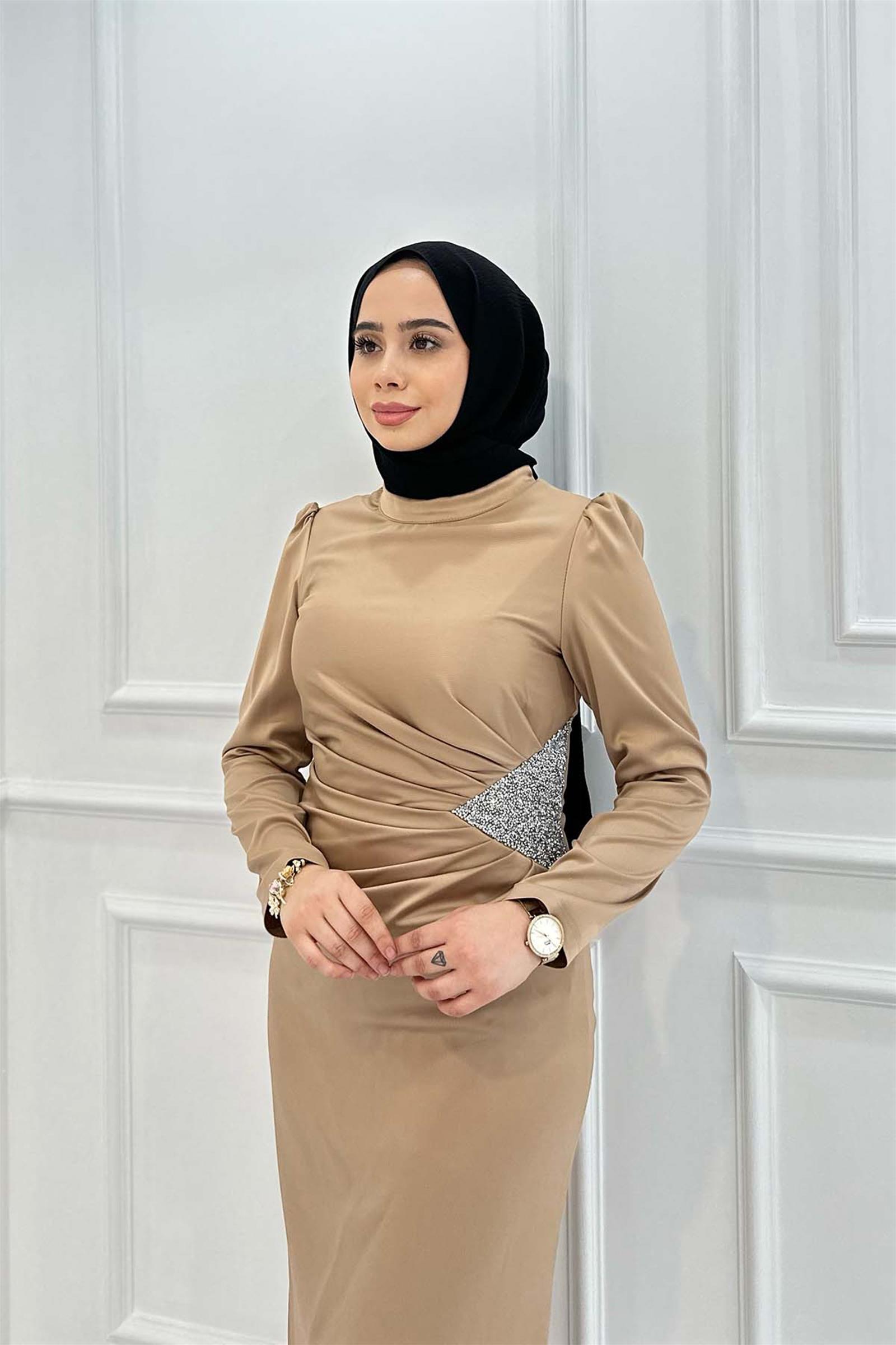 BELİ TAŞLI SATEN ELBİSE 4748 Vizon