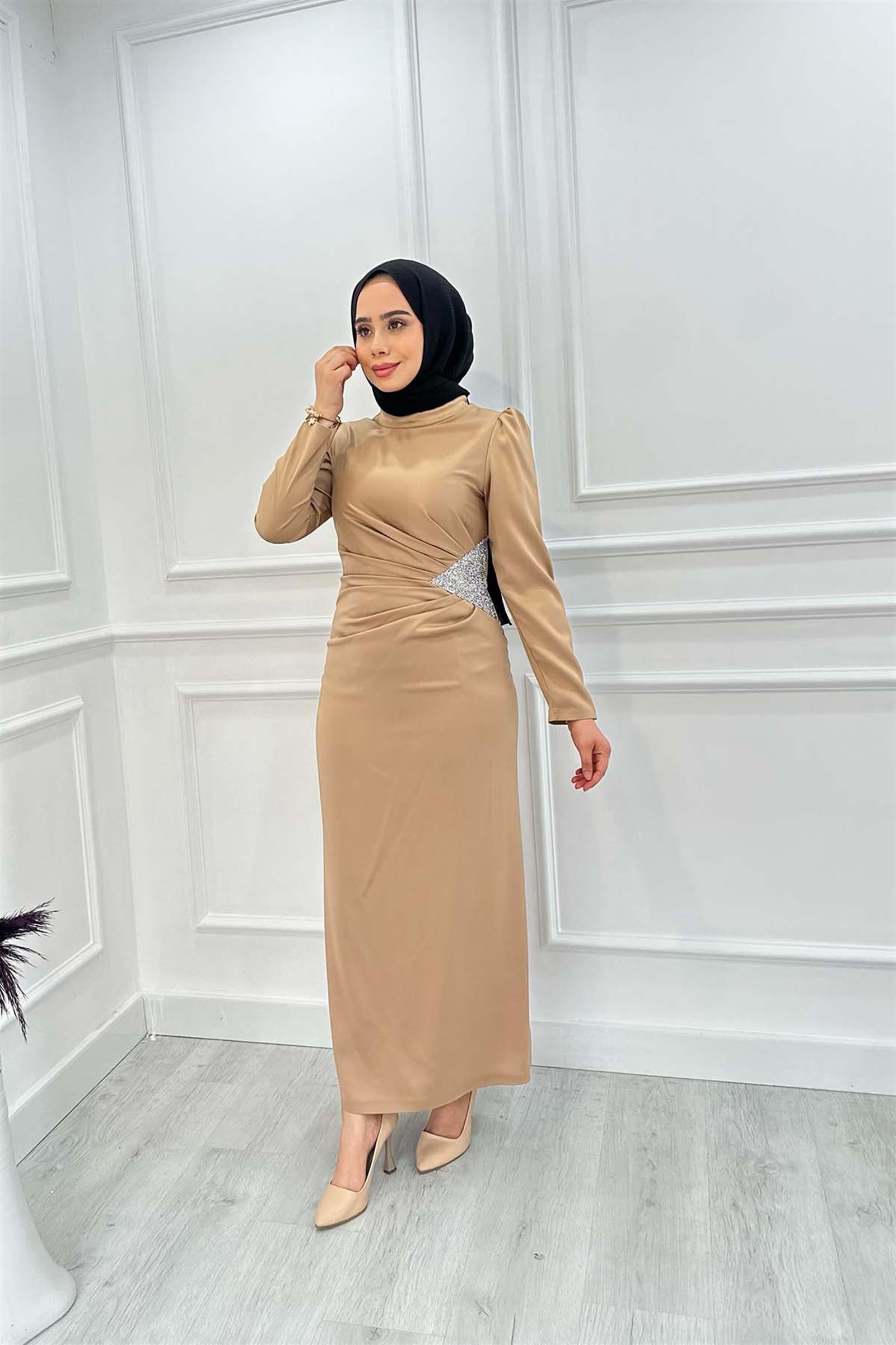 BELİ TAŞLI SATEN ELBİSE 4748 Vizon