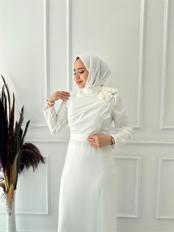 omuzu gül saten stil abiye 4900 Ekru