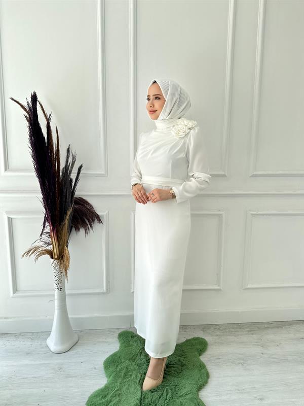 omuzu gül saten stil abiye 4900 Ekru