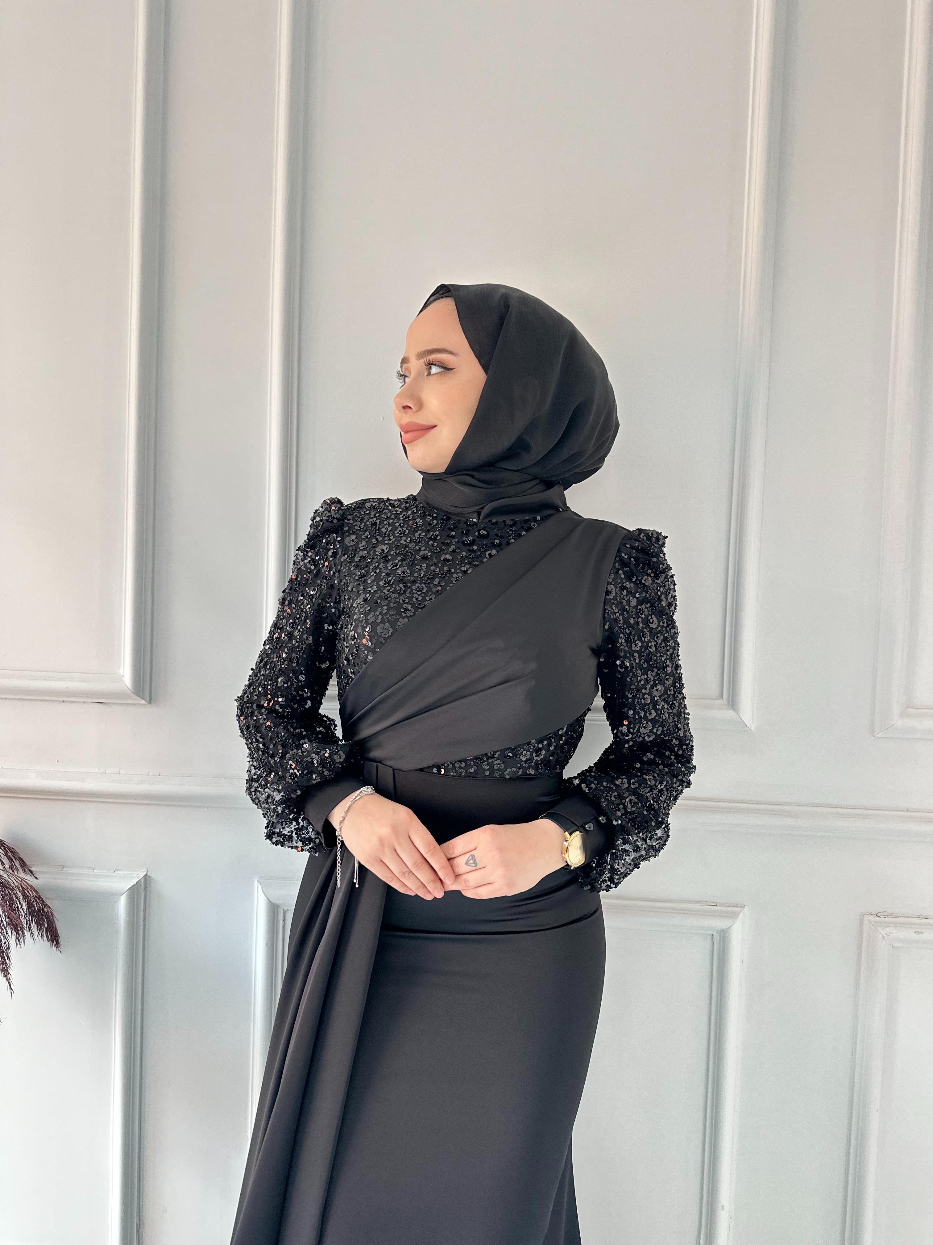 saten kol taşlı degajeli abiye 2472 Siyah