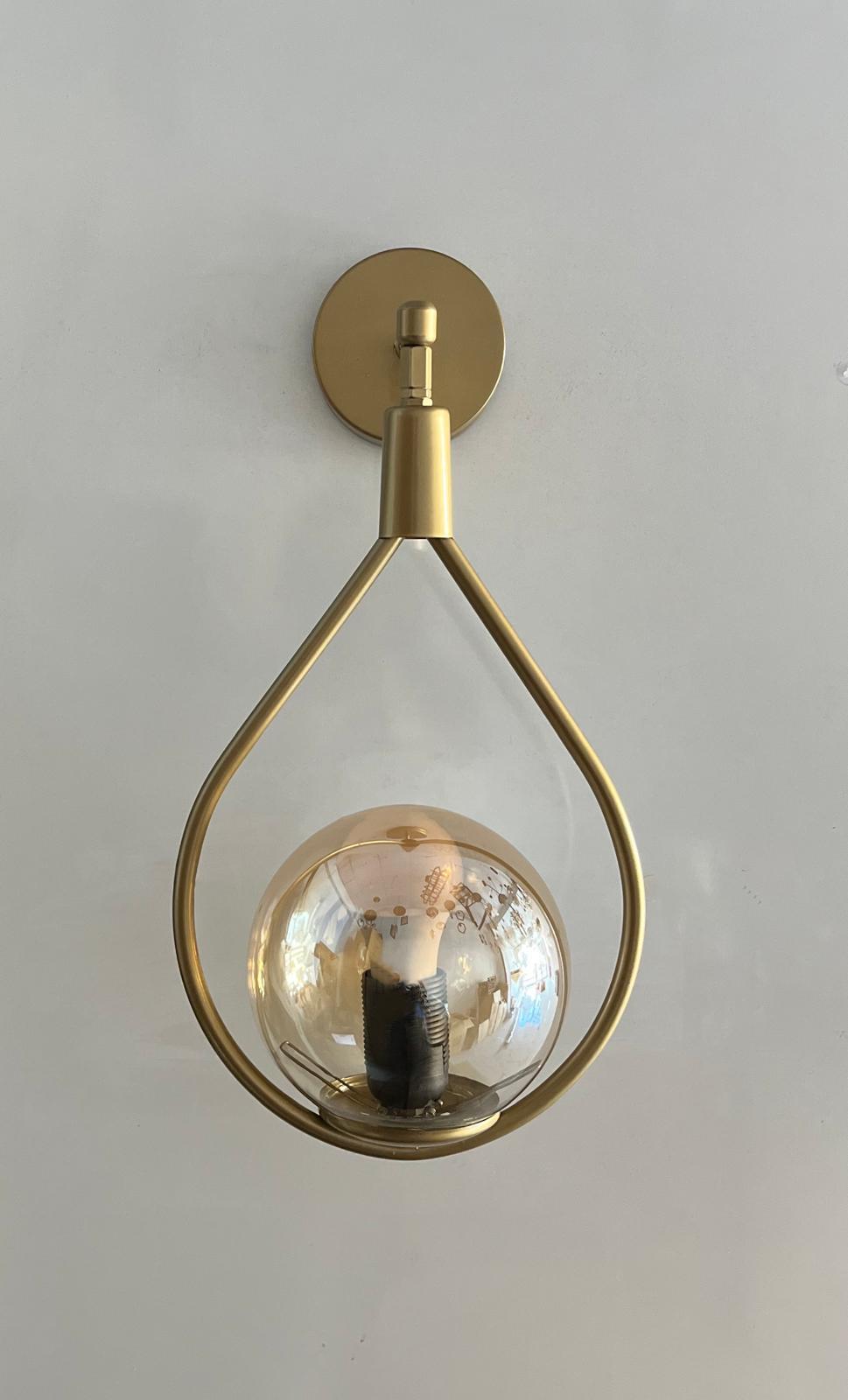 Badem Eskitme Kasa Bal Glop Camlı Metal Pilli Aplik - Özel Tasarım Lamba ve Pil dahil - Tek AdetFeza BalCamlı Siyah Metal Modern 2 Adet Pilli Aplik - Özel Tasarım Lamba ve Pil Dahildir