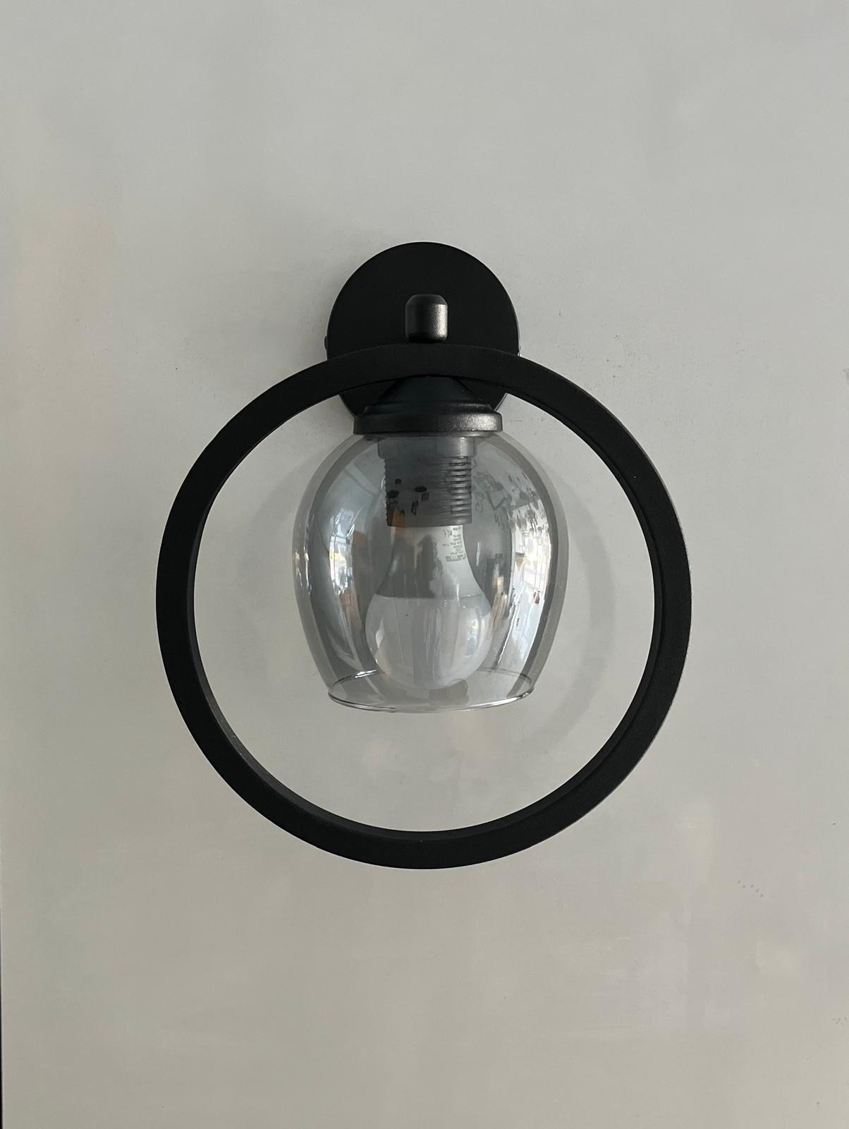 Halka Siyah Kasa Füme Camlı Metal Pilli Aplik - Özel Tasarım Lamba ve Pil dahil - Tek AdetFeza BalCamlı Siyah Metal Modern 2 Adet Pilli Aplik - Özel Tasarım Lamba ve Pil Dahildir
