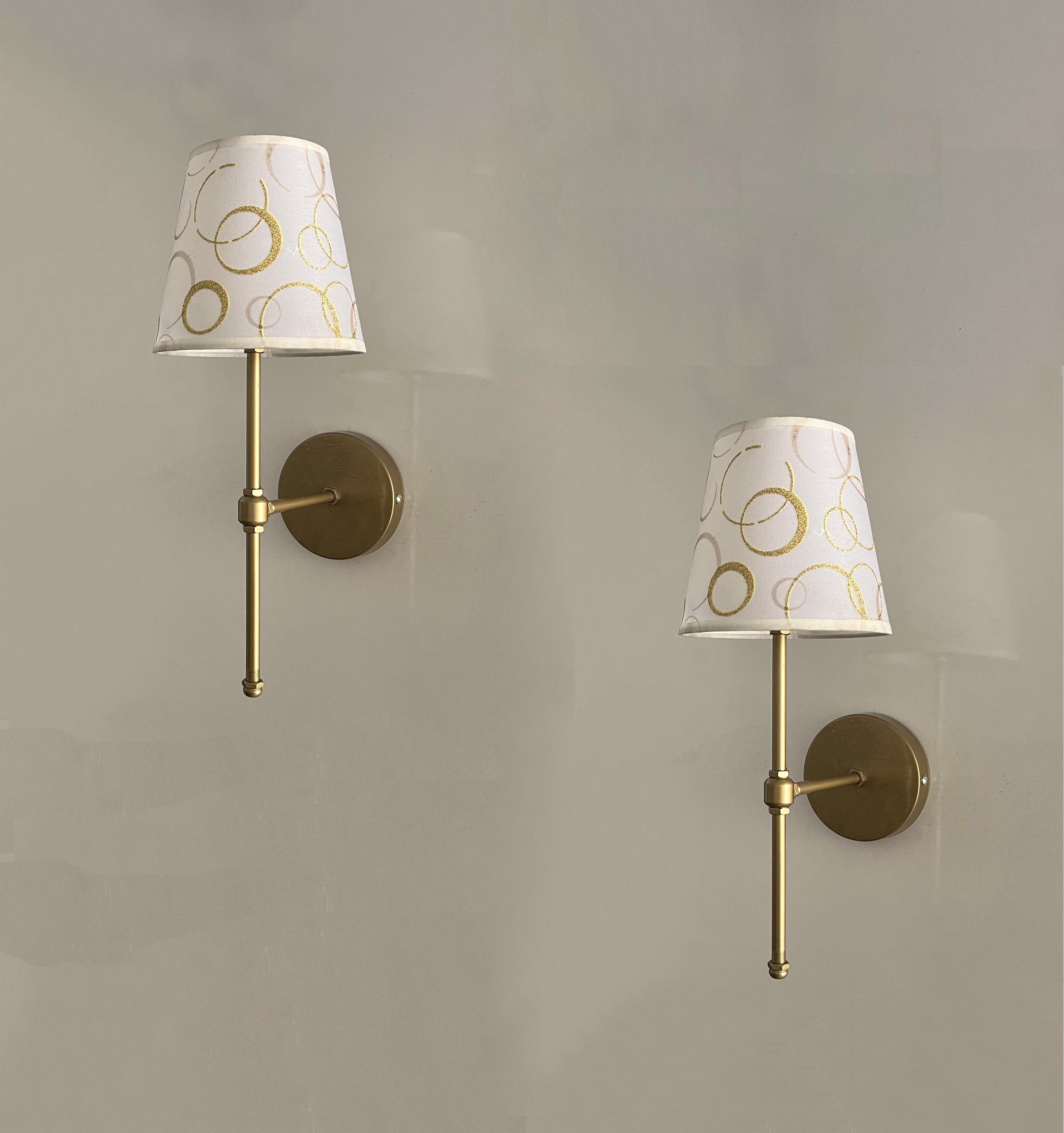 Saray Eskitme Kasa Ares Gold Şapkalı Metal Modern 2 Adet Pilli Aplik-Özel Tasarım Lamba ve Pil DahilFeza BalCamlı Siyah Metal Modern 2 Adet Pilli Aplik - Özel Tasarım Lamba ve Pil Dahildir