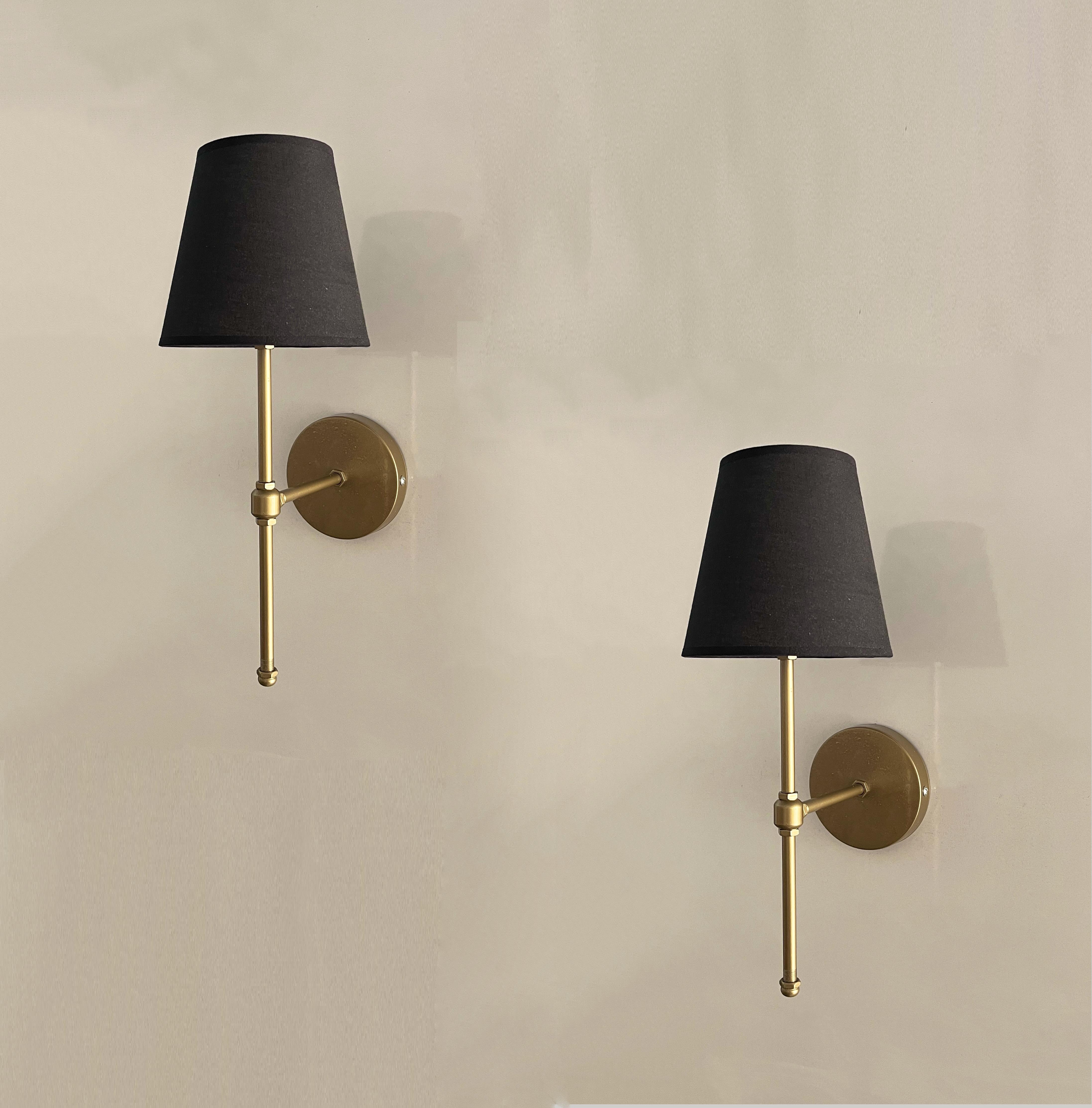 Saray Eskitme Kasa Siyah Şapkalı Metal Modern 2 Adet Pilli Aplik - Özel Tasarım Lamba ve Pil DahilFeza BalCamlı Siyah Metal Modern 2 Adet Pilli Aplik - Özel Tasarım Lamba ve Pil Dahildir