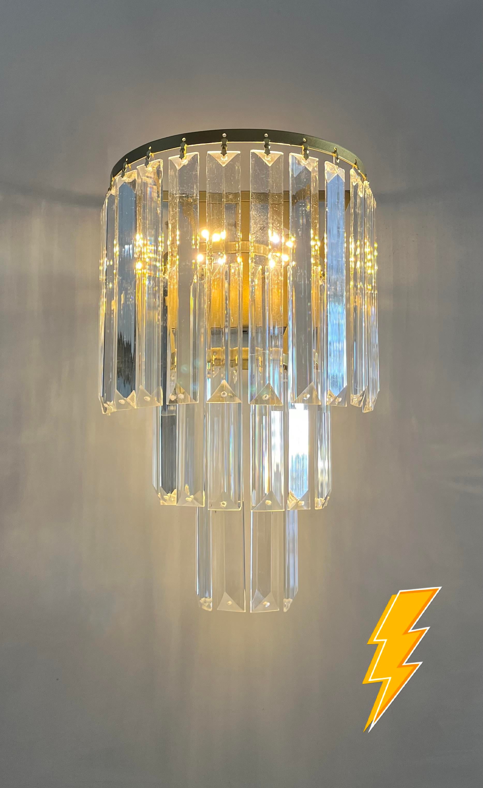 Yonca Gold Kasa Günışığı Ledli 3 Katlı Lux Taşlı Elektrikli Aplik -Tek Adet-Led Hediye (Pilli Değil)Zümrüt Flüt Siyah Kasa Günışığı Elektrikli Banyo Duvar Ayna Tablo Aydınlatma Kuğu Aplik Ledli Aplik