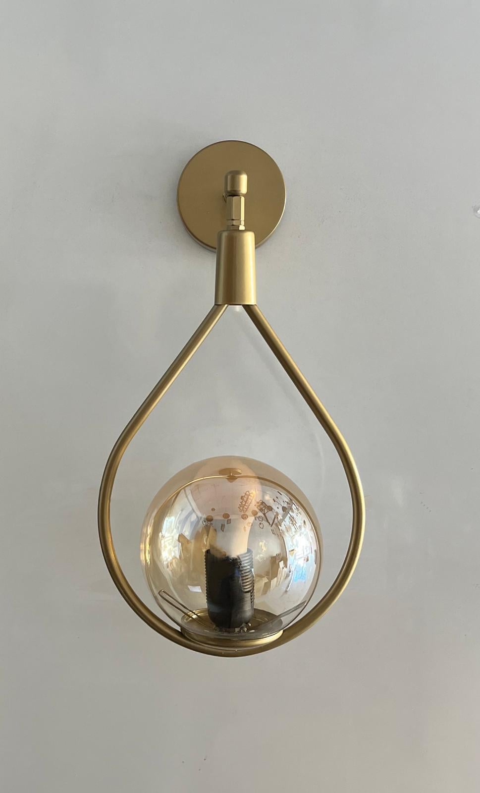 Badem Eskitme Kasa Bal Glop Camlı Metal Pilli Aplik - Özel Tasarım Lamba ve Pil dahil - Tek AdetFeza BalCamlı Siyah Metal Modern 2 Adet Pilli Aplik - Özel Tasarım Lamba ve Pil Dahildir