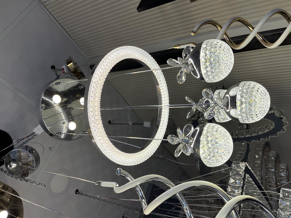 Çemberli Kristal Kelebek Taşlı  3+1 Sarkıtlı Silver Led Tavan AvizeGerçek Kristal Taşlı Silver Yuvarlak Tek Halkalı Led Avize | Avize | Avize Modelleri | Tasarım Avizeler | Salon Avizeleri