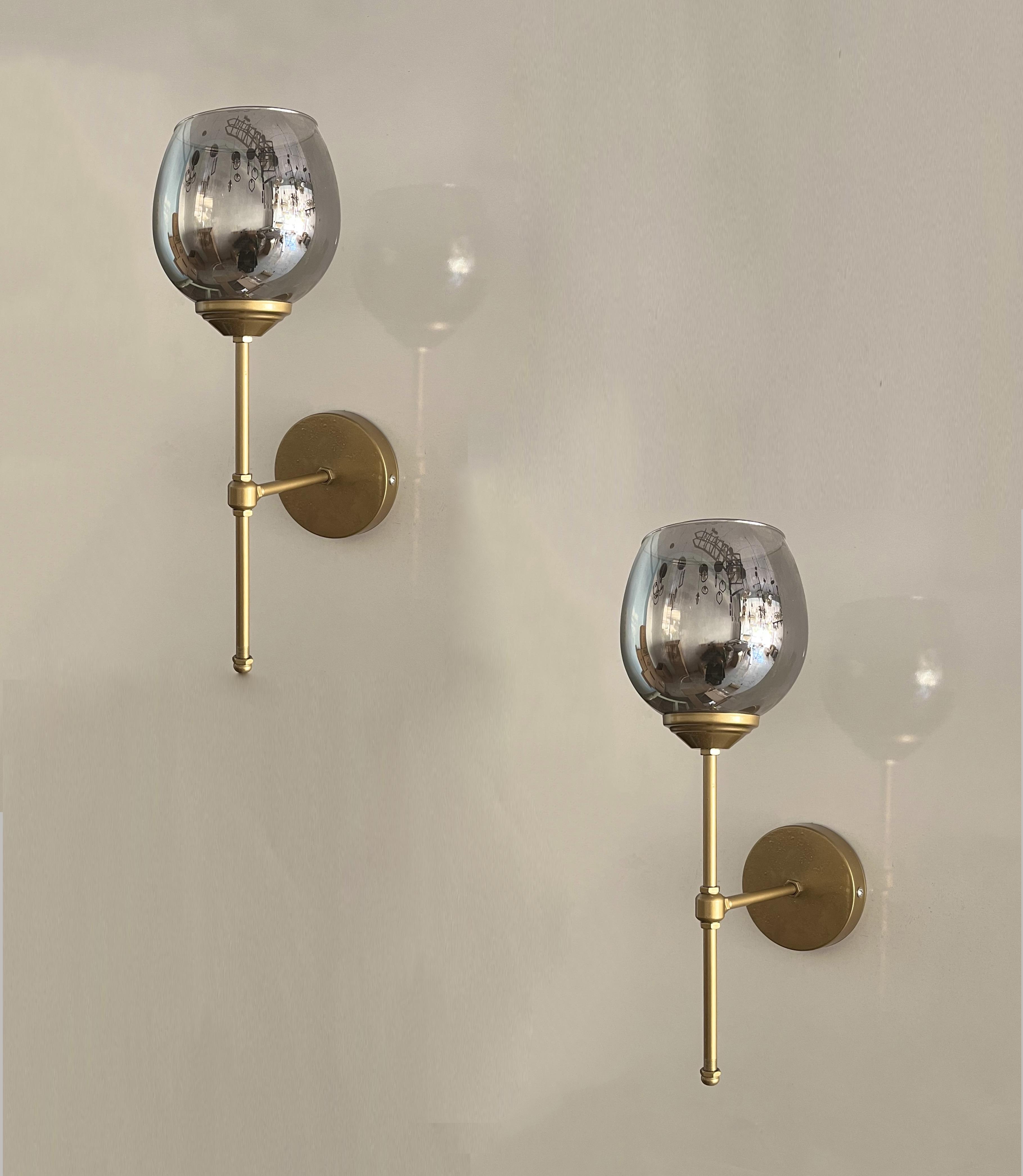 Feza Eskitme Kasa Füme Camlı Metal Modern 2 Adet Pilli Aplik - Özel Tasarım Lamba ve Pil DahilFeza BalCamlı Siyah Metal Modern 2 Adet Pilli Aplik - Özel Tasarım Lamba ve Pil Dahildir
