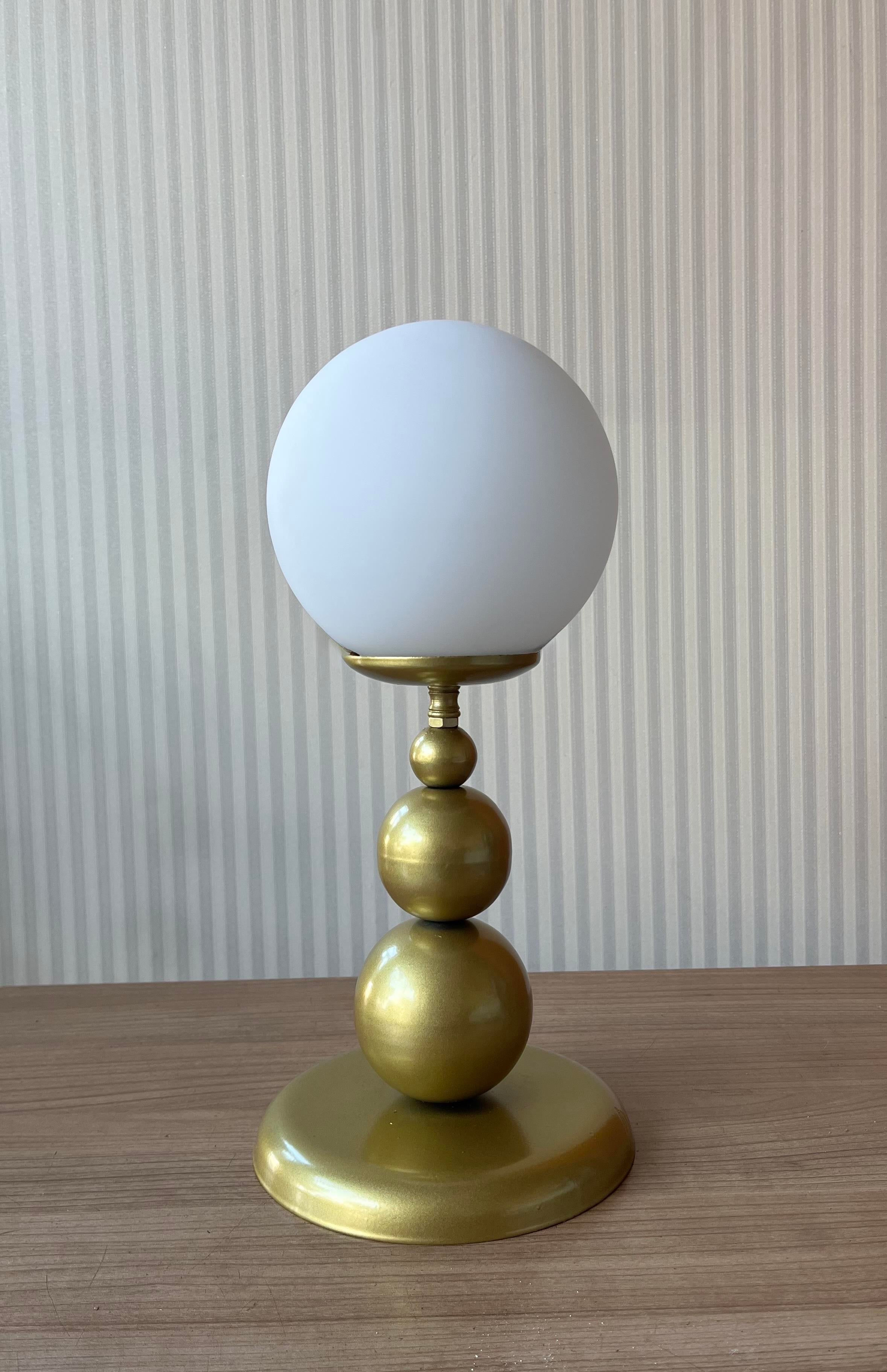 Gold Koza Pilli Abajur Beyaz Glop Cam Aplik Lambader Aydınlatma - Özel Tasarım Lambalı - Tek AdetKupa Gerçek Kristal Taşlı Pilli Abajur - Pil Dahildir
