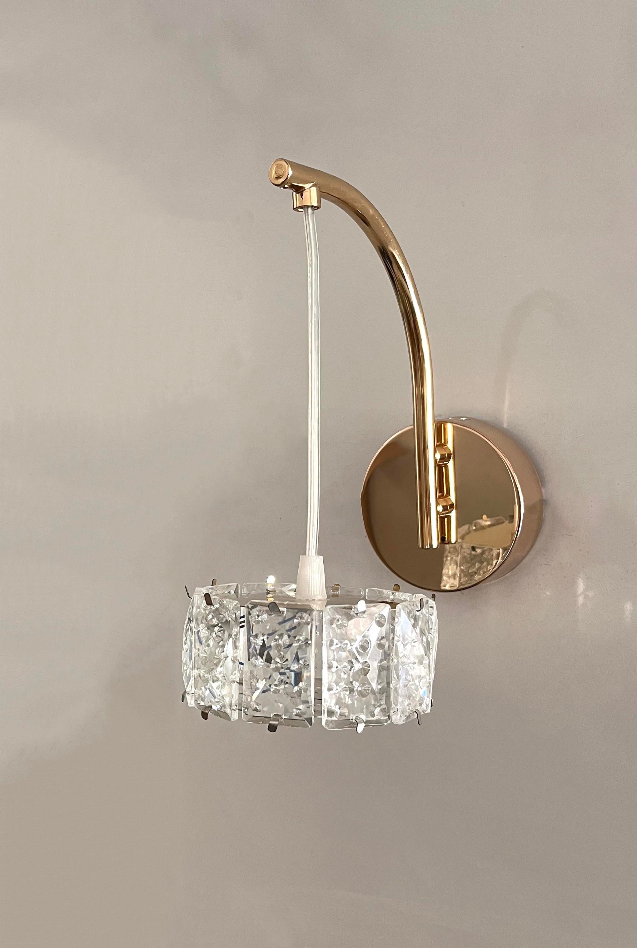 Güneş Gold Günışığı Ledli Kristal Taşlı Pilli Aplik Duvar-Yatak Odası-Yatak Başı-Salon-DekorDeren Siyah Dekoratif Çift Anahtarlı Ledli Pilli Aplik