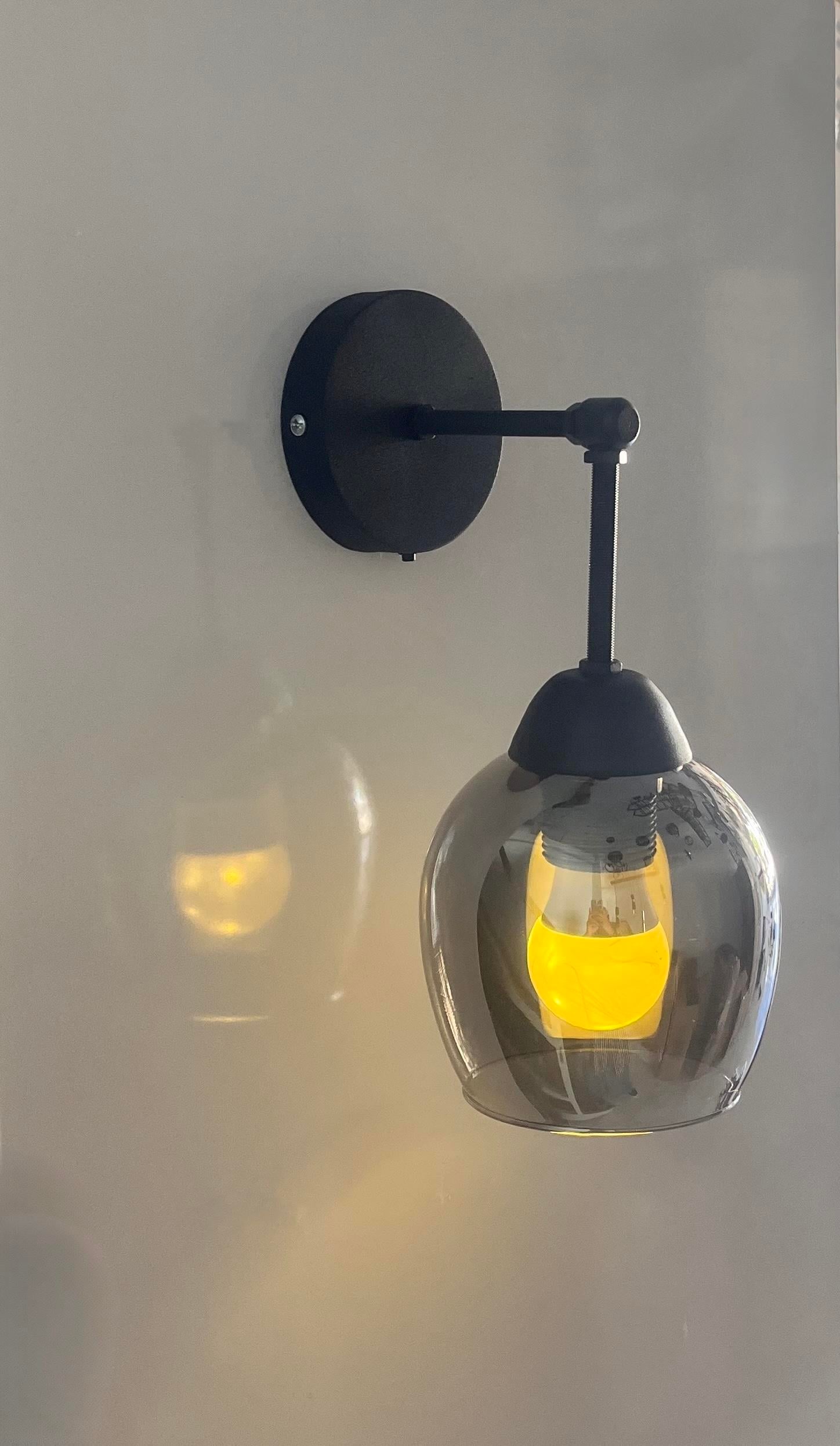 Gurbet FümeCamlı Metal Siyah 1 Adet Pilli Aplik - Özel Tasarım Lamba HediyeliFeza BalCamlı Siyah Metal Modern 2 Adet Pilli Aplik - Özel Tasarım Lamba ve Pil Dahildir