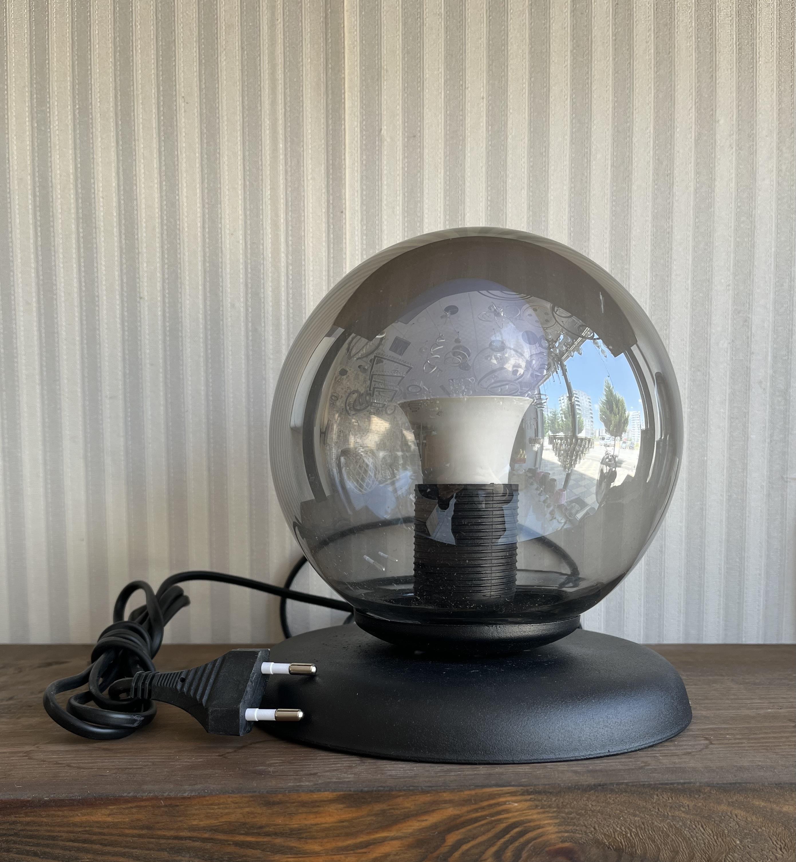 Sihirli Küre Füme Glop Elektrikli Abajur Masa Lambası Modern Dekoratif Siyah Metal(PİLLİ DEĞİLDİR)Kupa Gerçek Kristal Taşlı Pilli Abajur - Pil Dahildir
