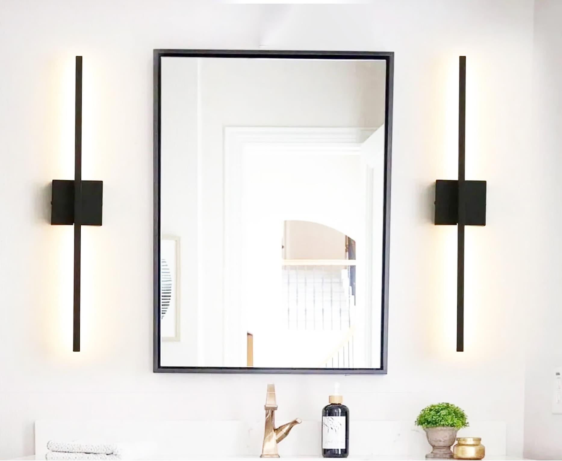 Yumato 80cm Kare Arkalı Siyah Günışığı Ledli Pilli Aplik - 2 Adet Fiyatıdır - Pil DahildirYumato 70cm Siyah Günışığı Ledli Pilli Aplik - 2 Adet Fiyatıdır - Pil Dahildir