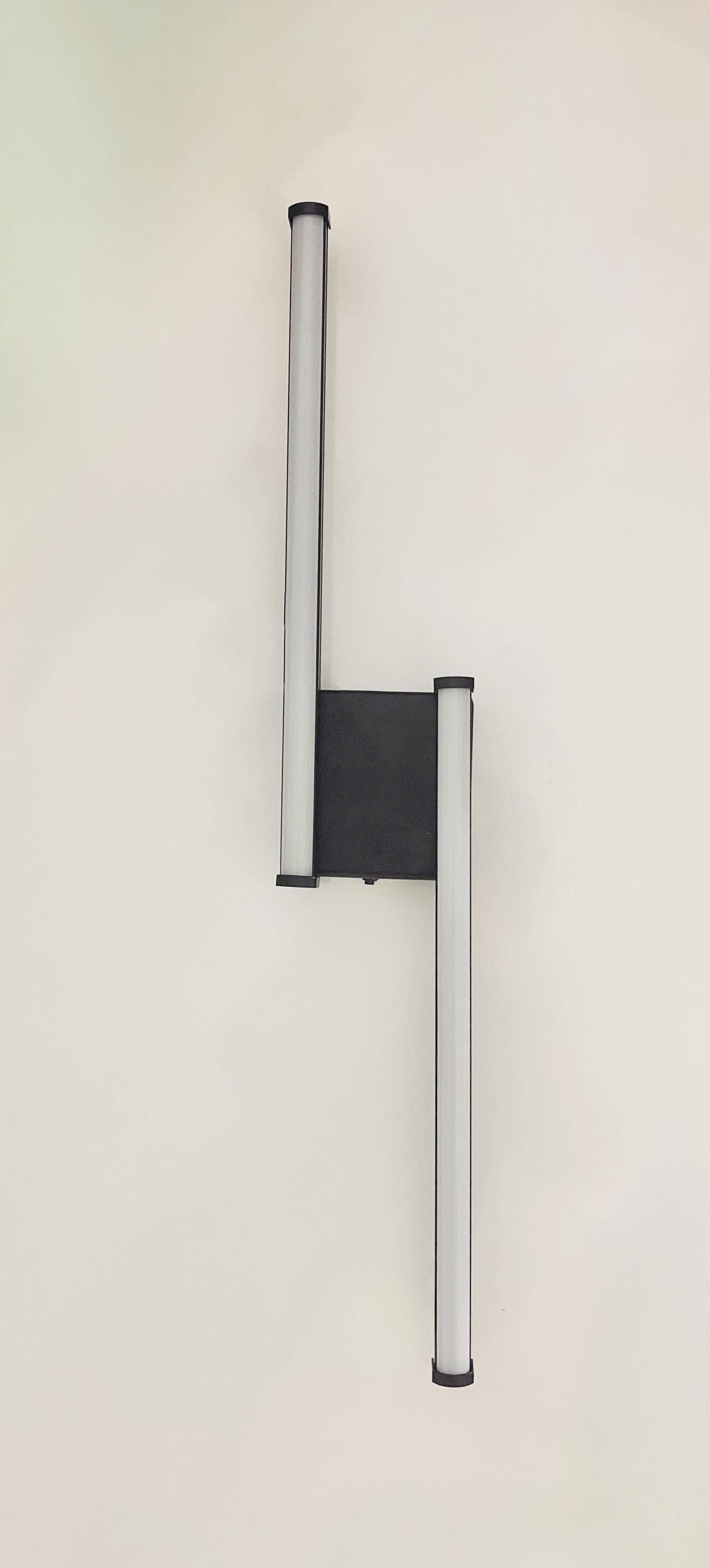 Zümrüt Delta Pilli Siyah Kasa Beyaz Işık Ledli Pilli Aplik - Pil HediyedirSiyah Kasa Banyo Duvar Ayna Tablo Aydınlatması Flüt Aplik Kuğu Aplik Pilli Aplik pil hediyedirgaziantepavize