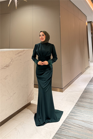Kuyruklu Zara Kumaş Kolları Püsküllü Tesettür Abiye Zümrüt Yeşili