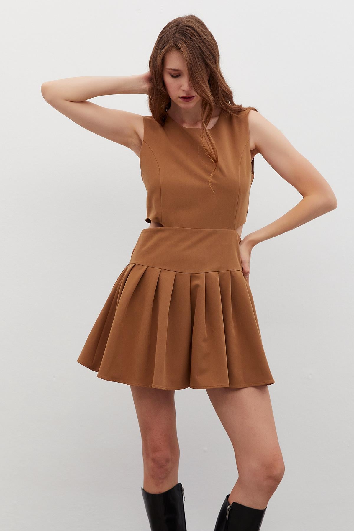 Bel Dekolteli Mini Elbise Camel