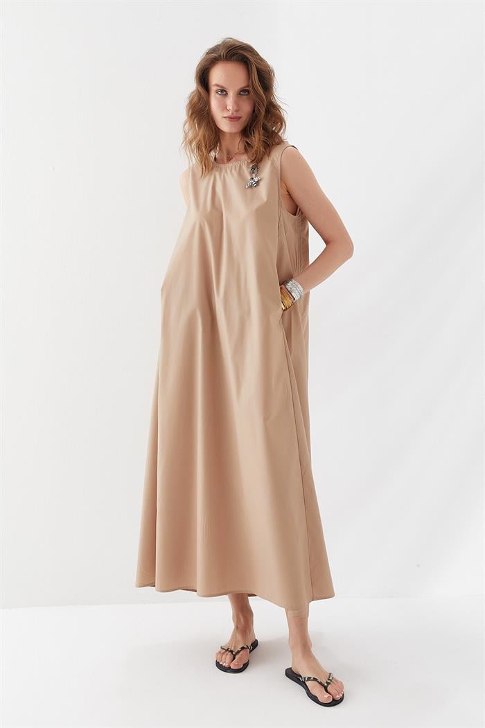 Sırt Dekolteli Uzun Elbise Camel