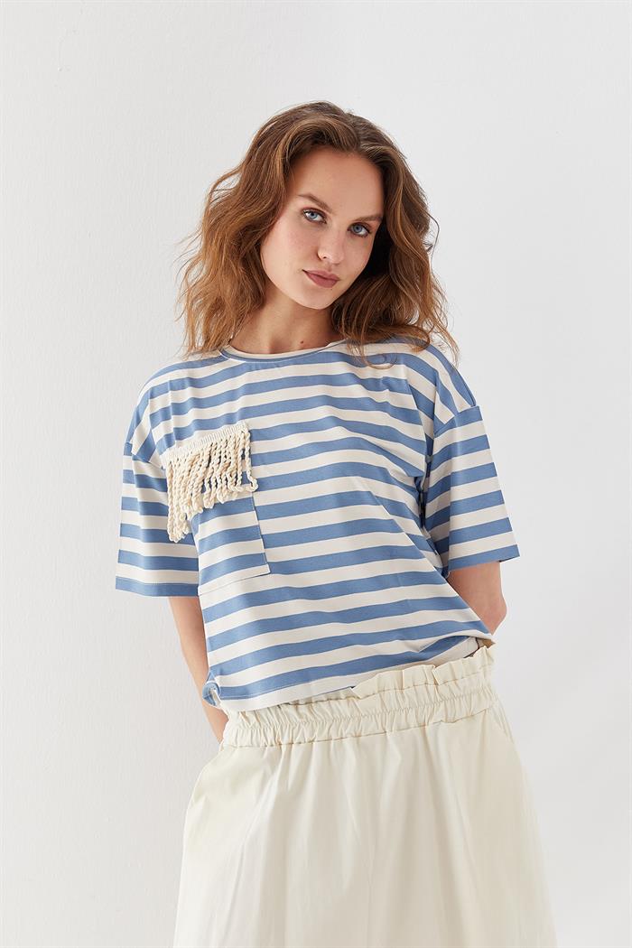 Çizgili Cep Detaylı Püsküllü T-Shirt Mavi