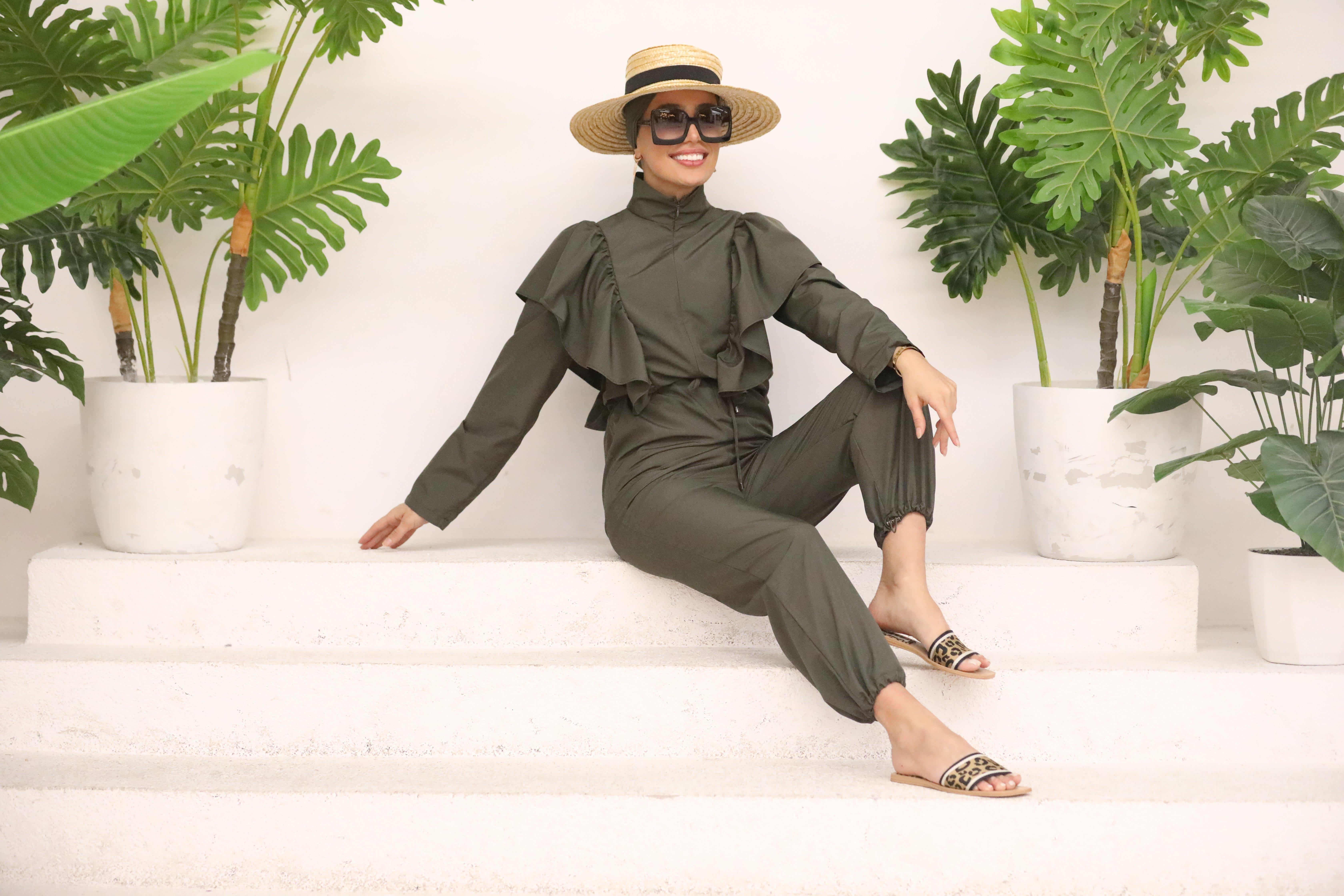 Omuzu Farbelalı Haki Tasarım Tesettür Paraşüt Kumaş Tulum Mayo