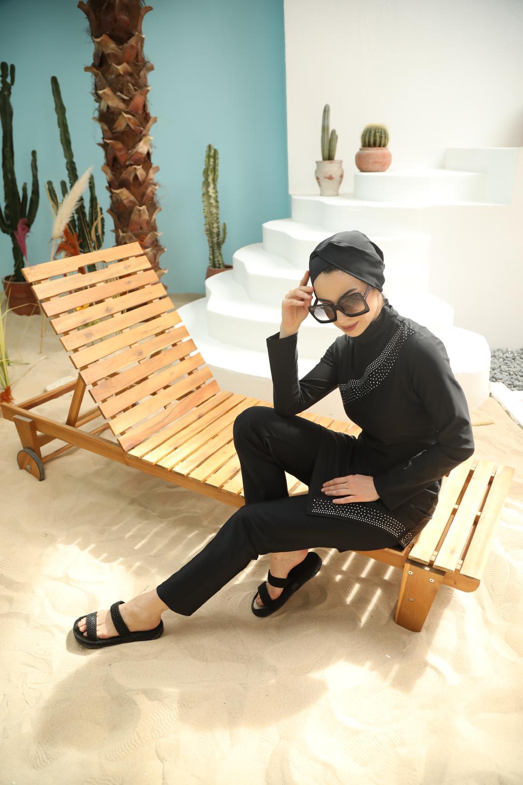 Gümüş Taşlı Siyah Tasarım Tesettür Mayo Takım