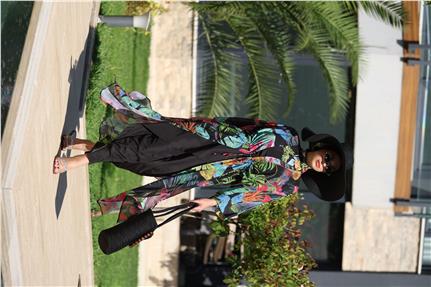 Botanik Model Beli Bağcıklı Tasarım Tesettür Pareo