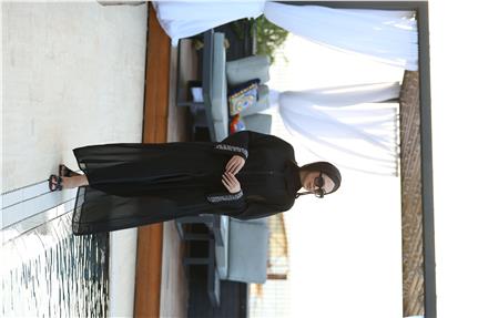 Mira Model Kapüşonlu Tasarım Tesettür Pareo