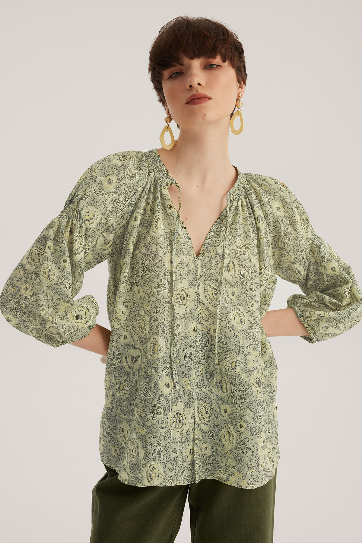 Yeşil Bağlama Detaylı Reglan Kol Yuvarlak Yaka Bluz - Stella Pulvis