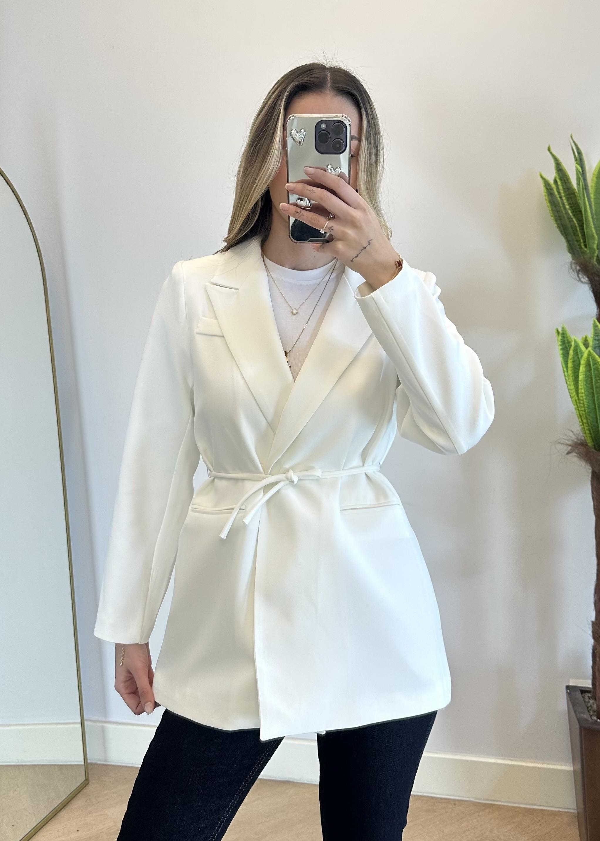 Eyos Beyaz İpli Blazer Ceket