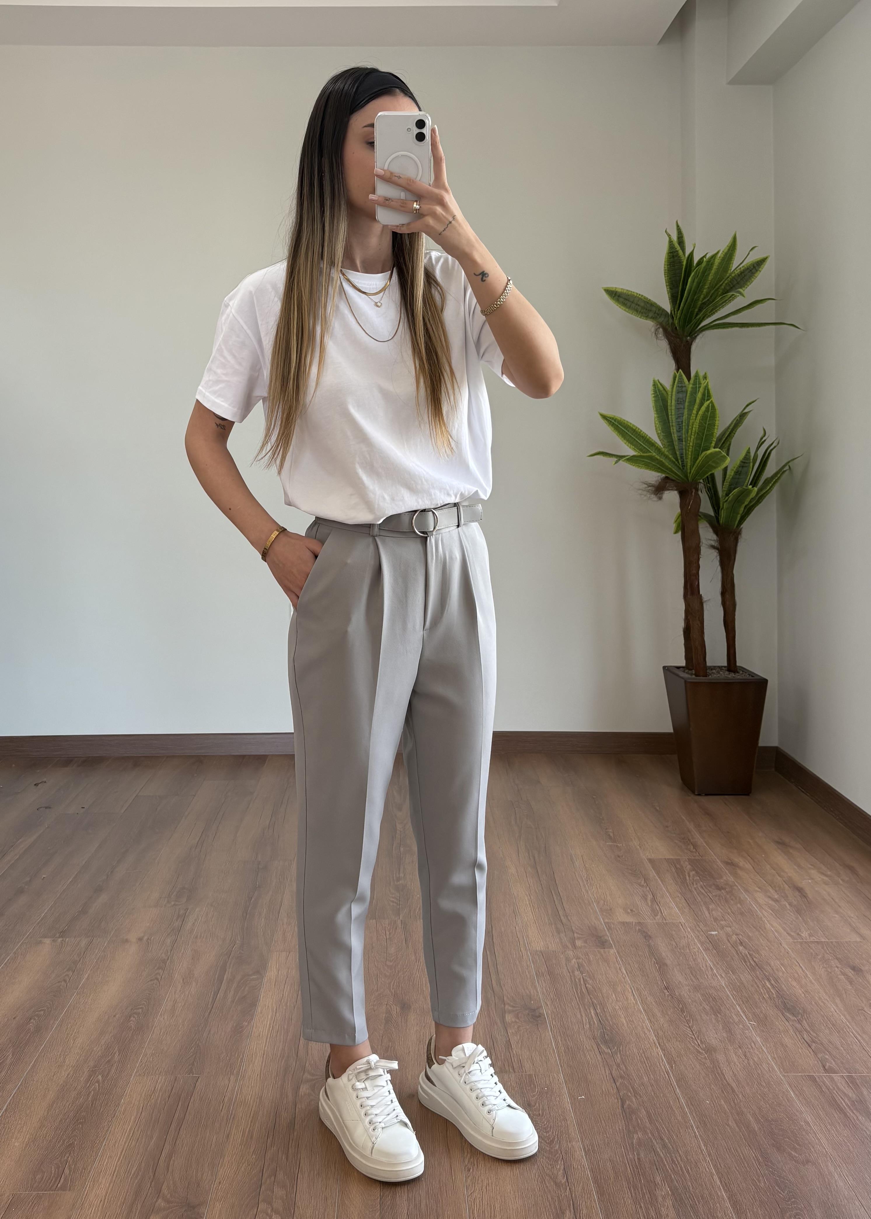 Havuç Kemerli Gri Pantolon