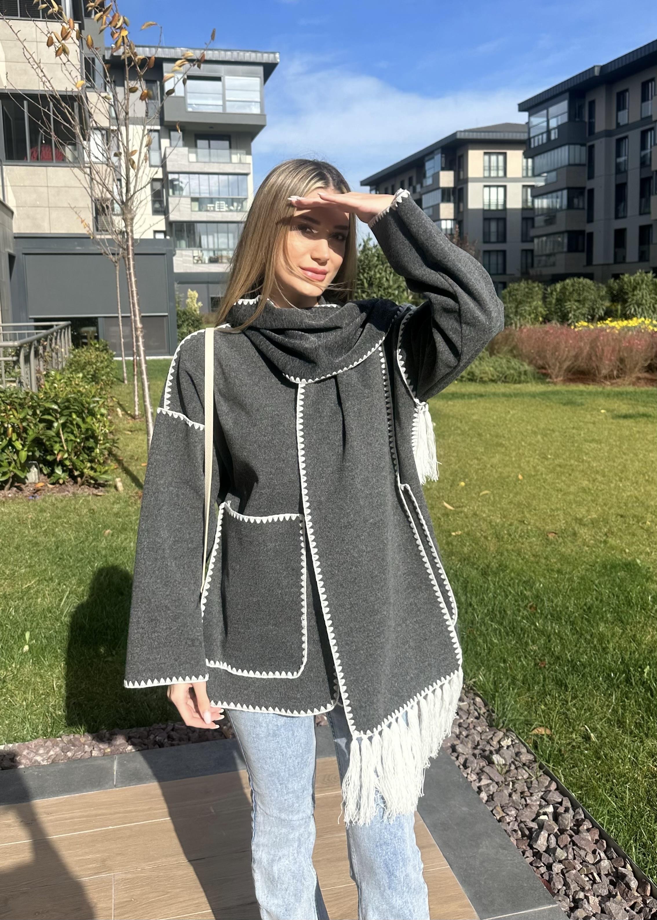Kadın şal detay keçe kumaş ceket mont