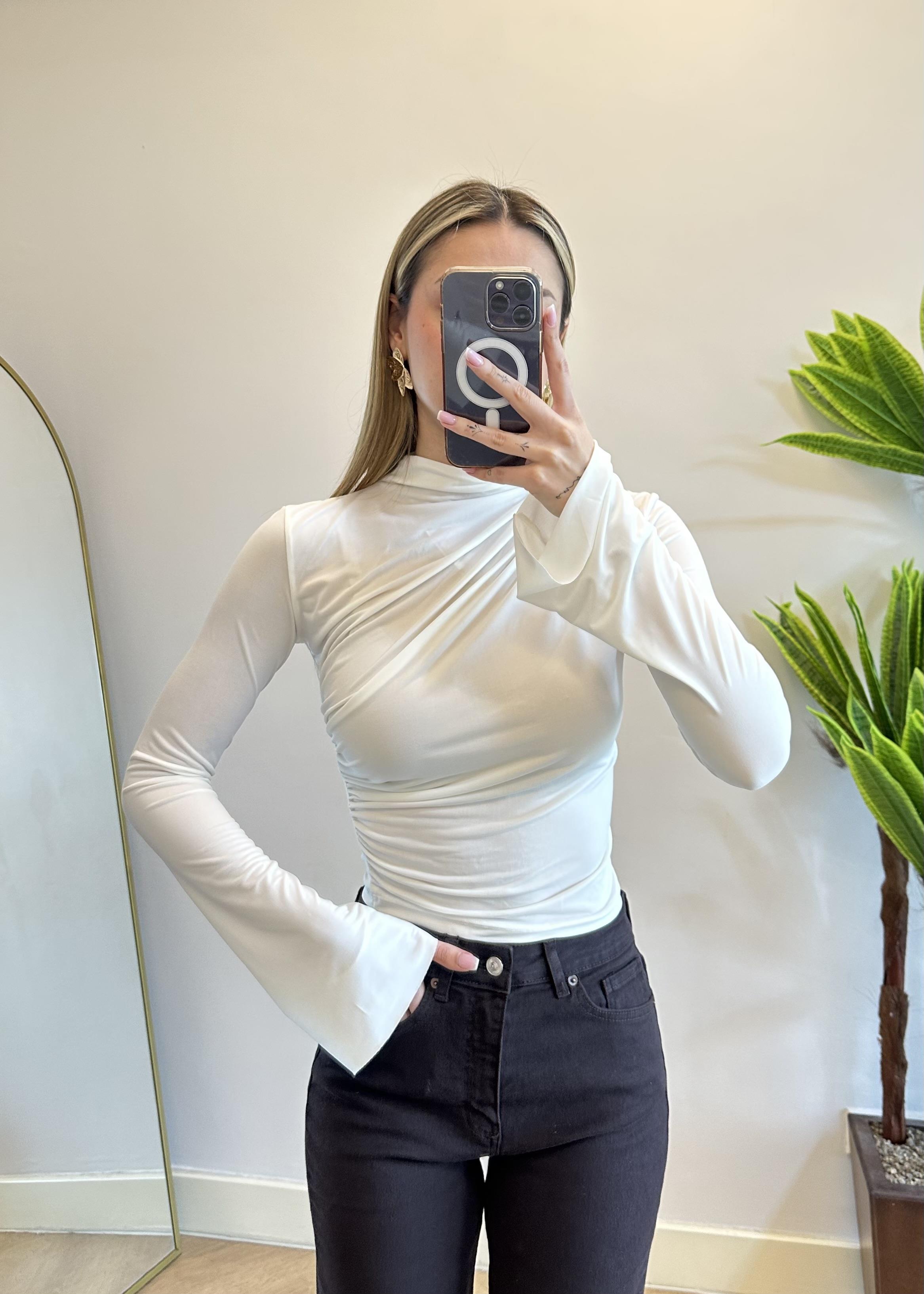 Lara Gipeli Kol Detay Beyaz Bluz