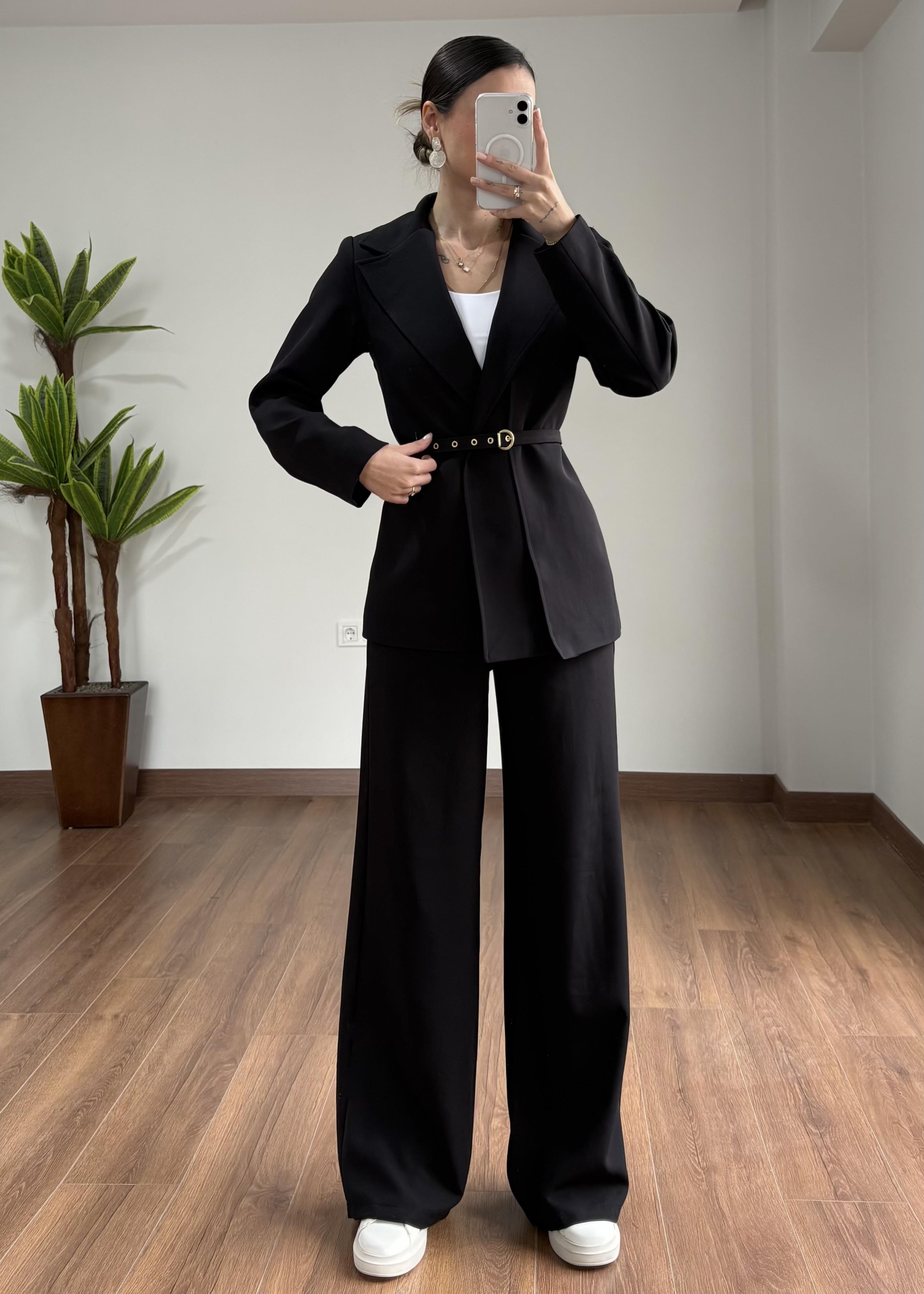 Dora Siyah Kemerli Takım