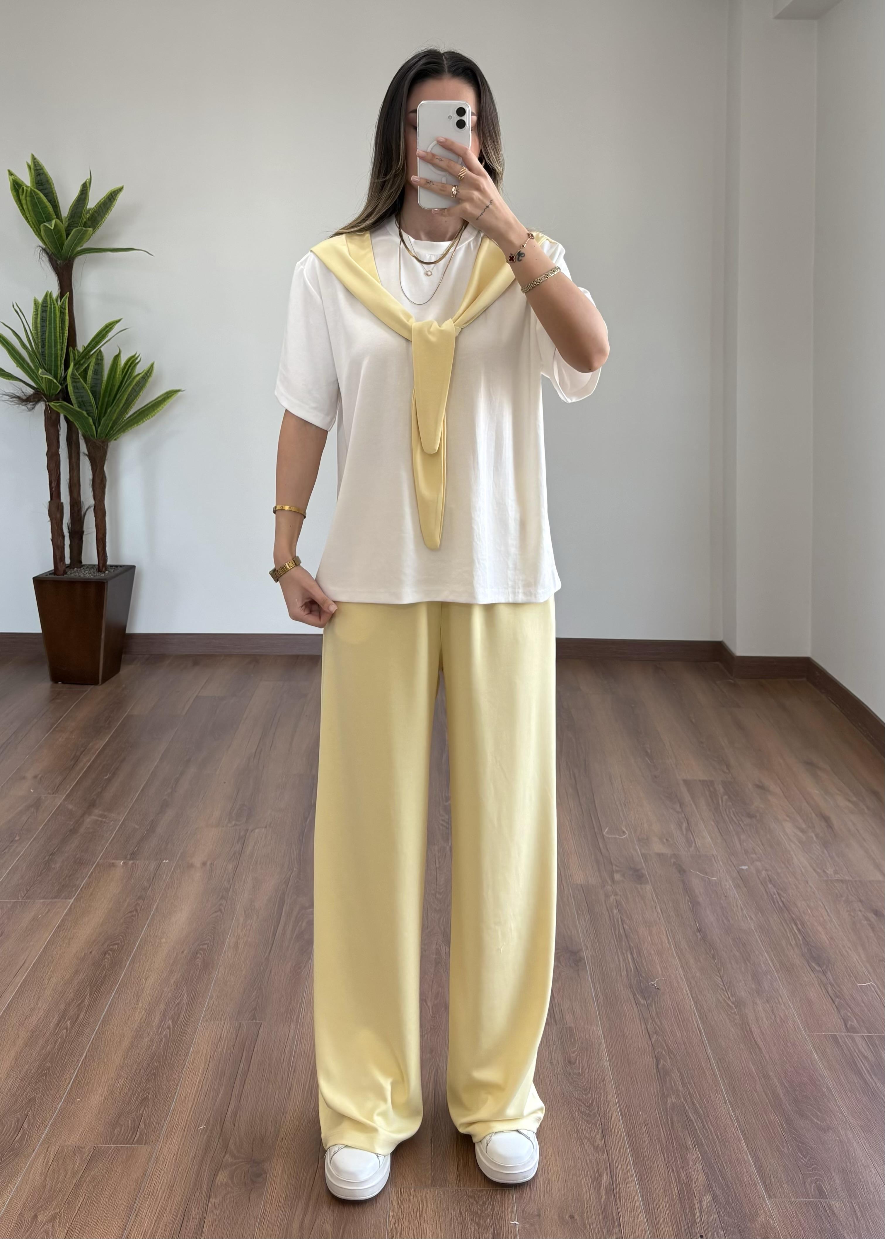 Fular Yaka Sarı Eşofman Takımı