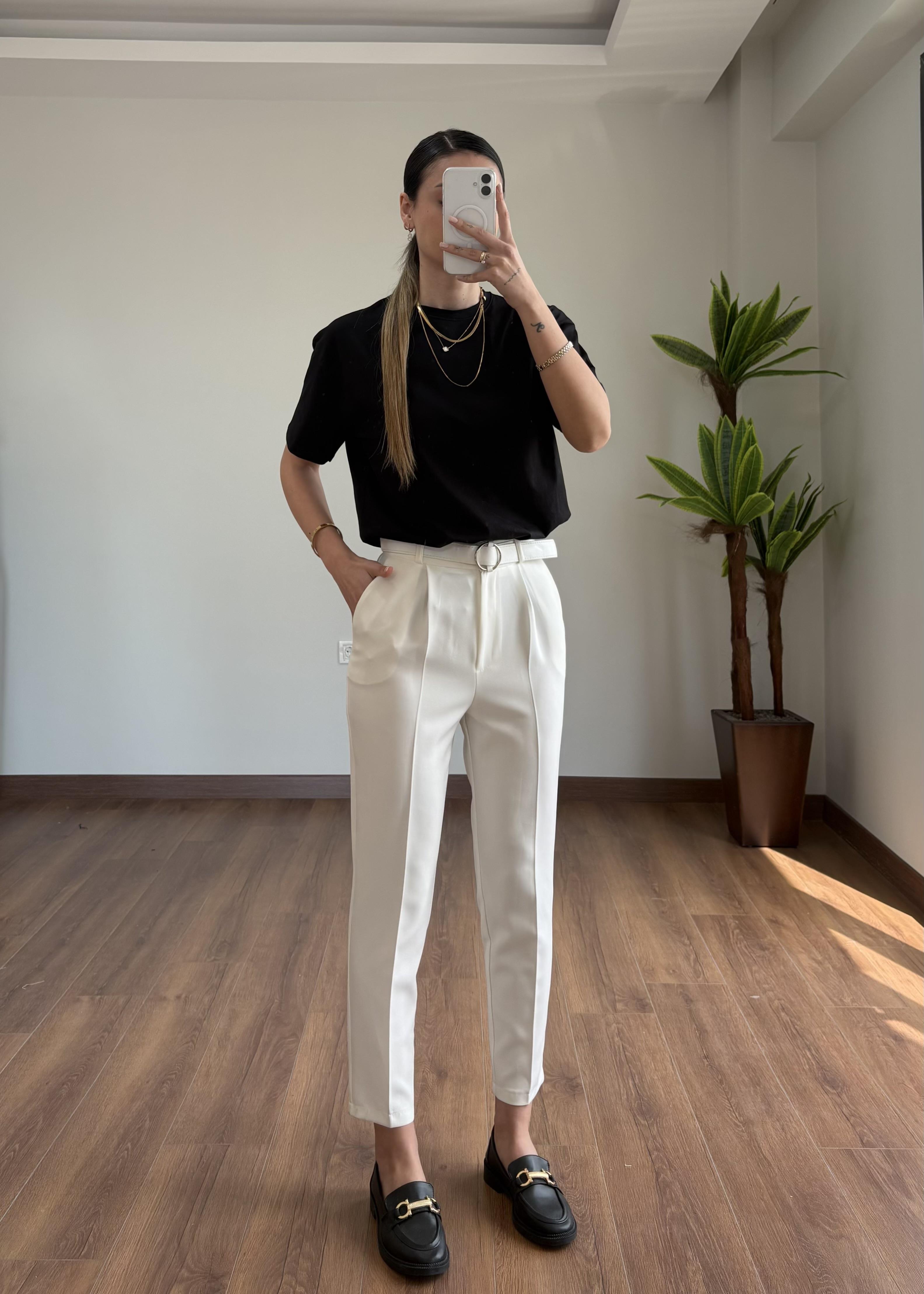 Havuç Kemerli Beyaz Pantolon