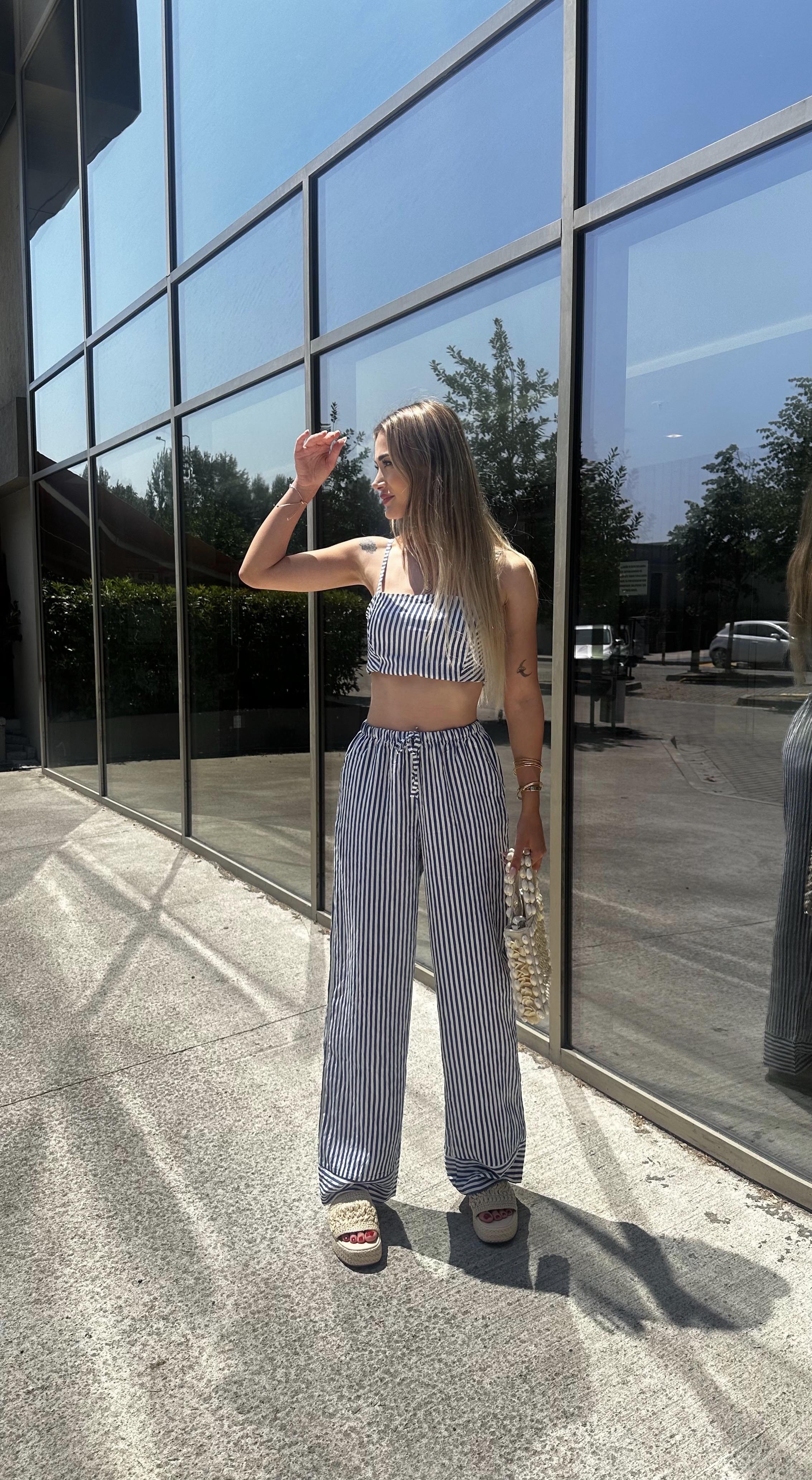 Kadın Lacivert Çizgili Beli Lastikli Pantolon Crop Takım 