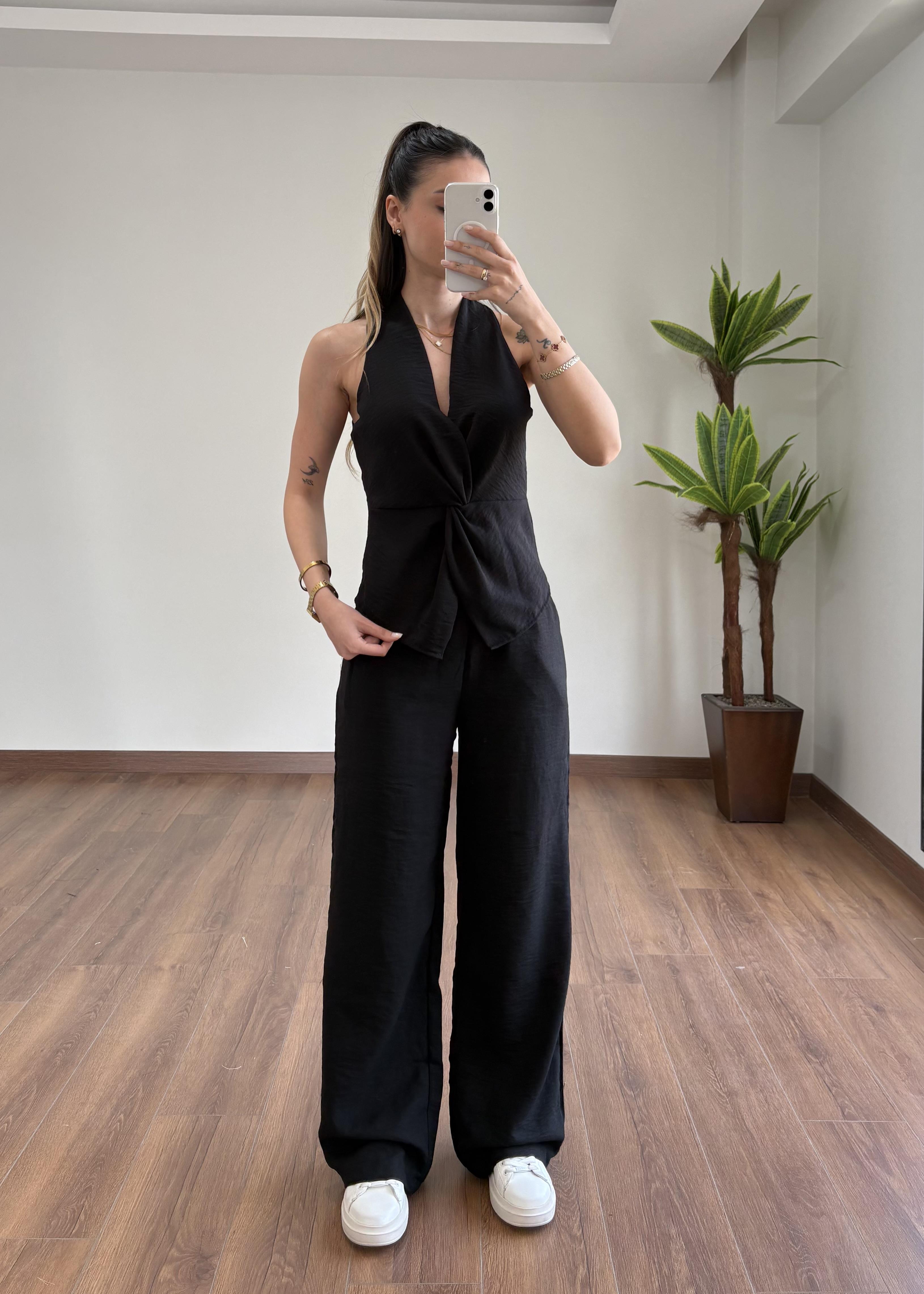 Sara Siyah Bluz Detay Takım