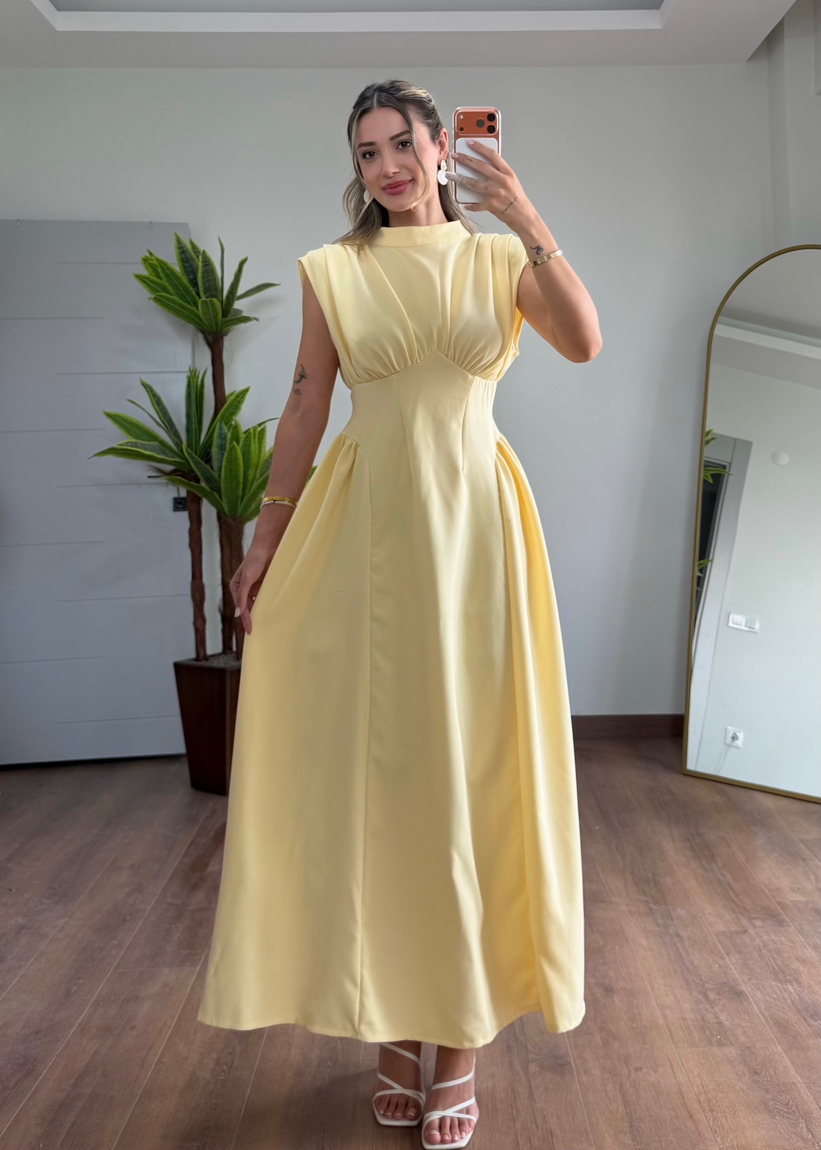 Vera Sarı Elbise