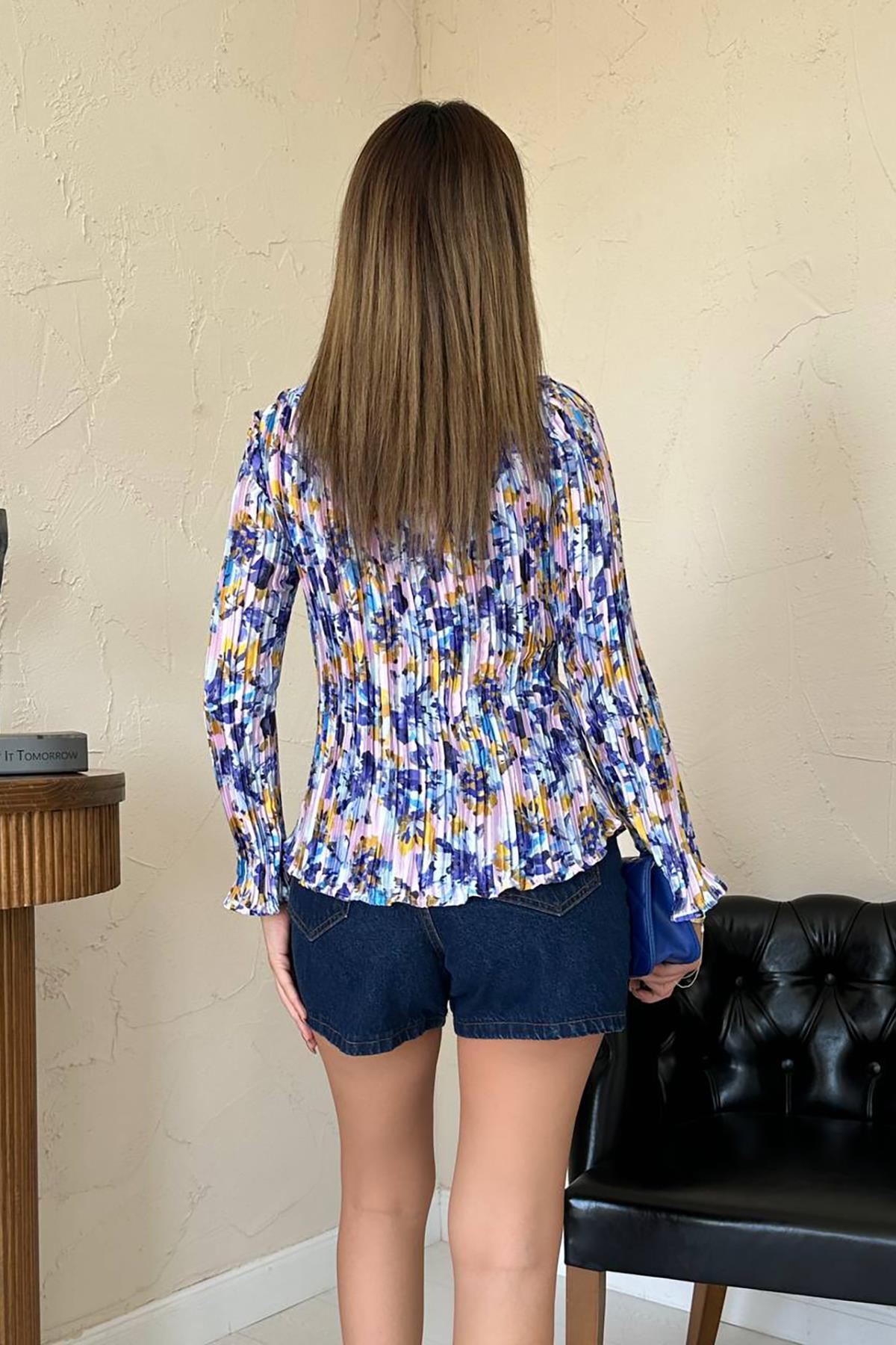 Оптовая продажа сиреневой плиссированной рубашки с цветочным узором