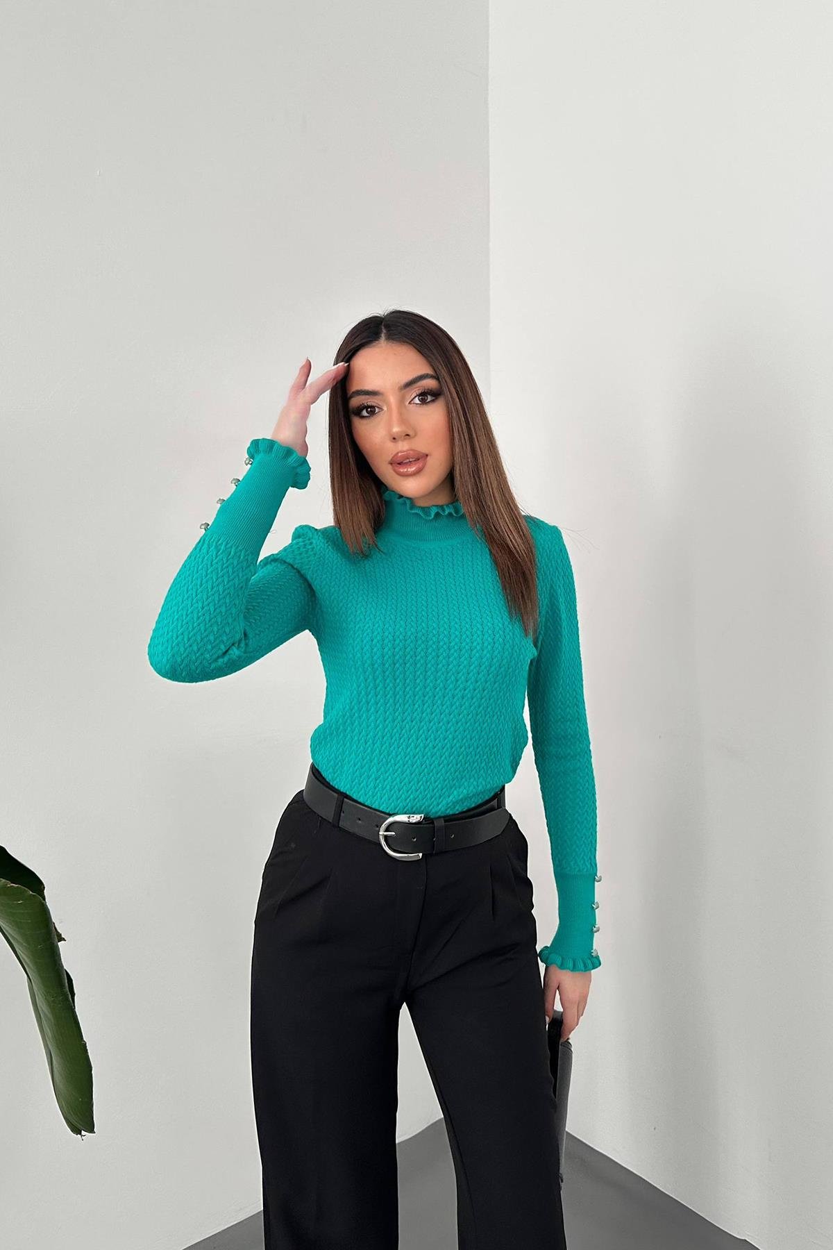 Toptan Yeşil Boğazlı ve Örgülü Triko Kazak