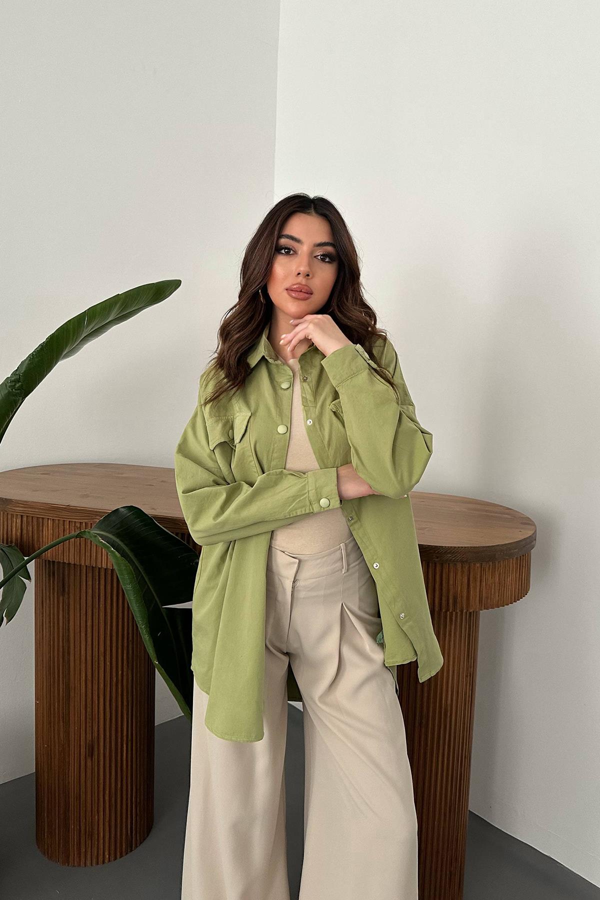 Wholesale Green Double Pocket Flap Snap Shirt