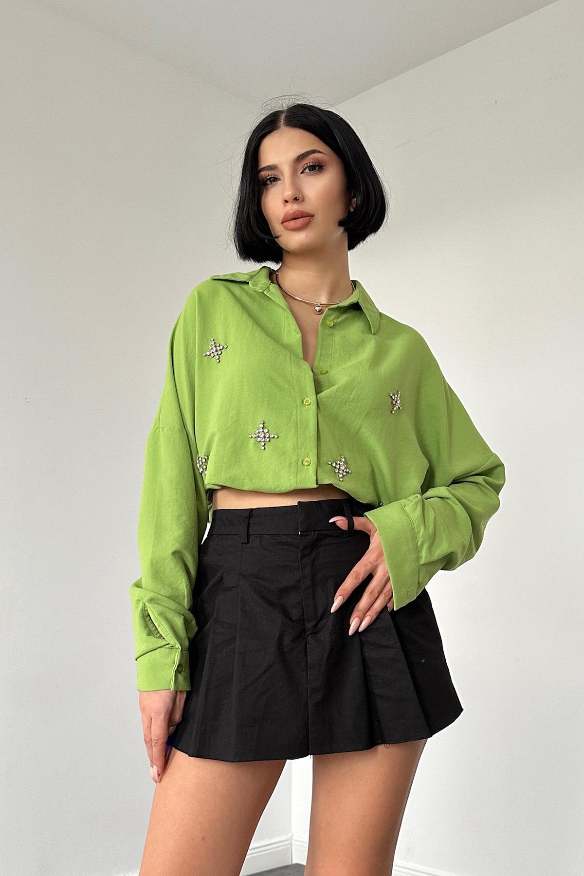 Wholesale Green Classic Pattern Hand Embroidered Shirt